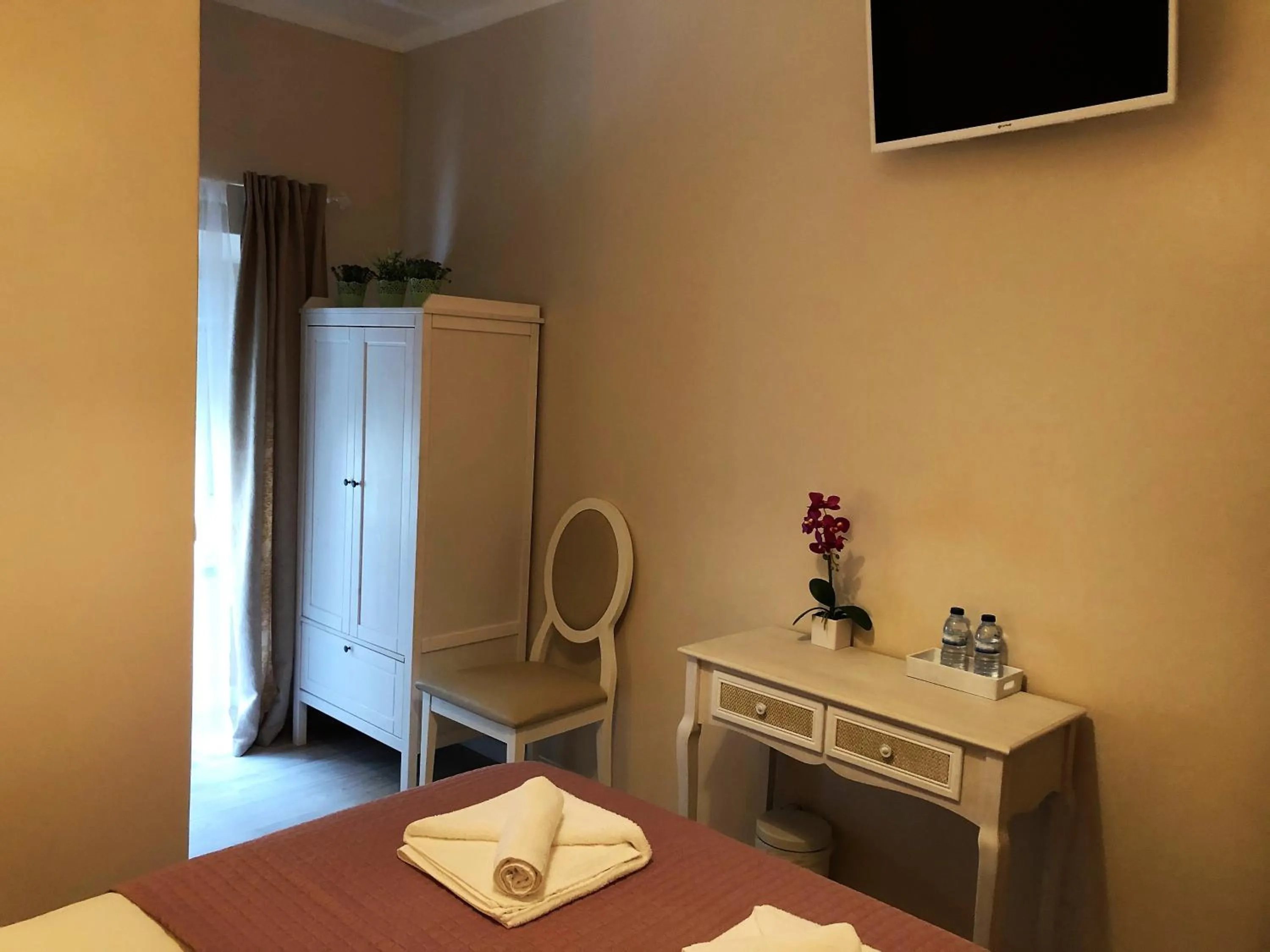 Bed in The Capital Boutique B&B