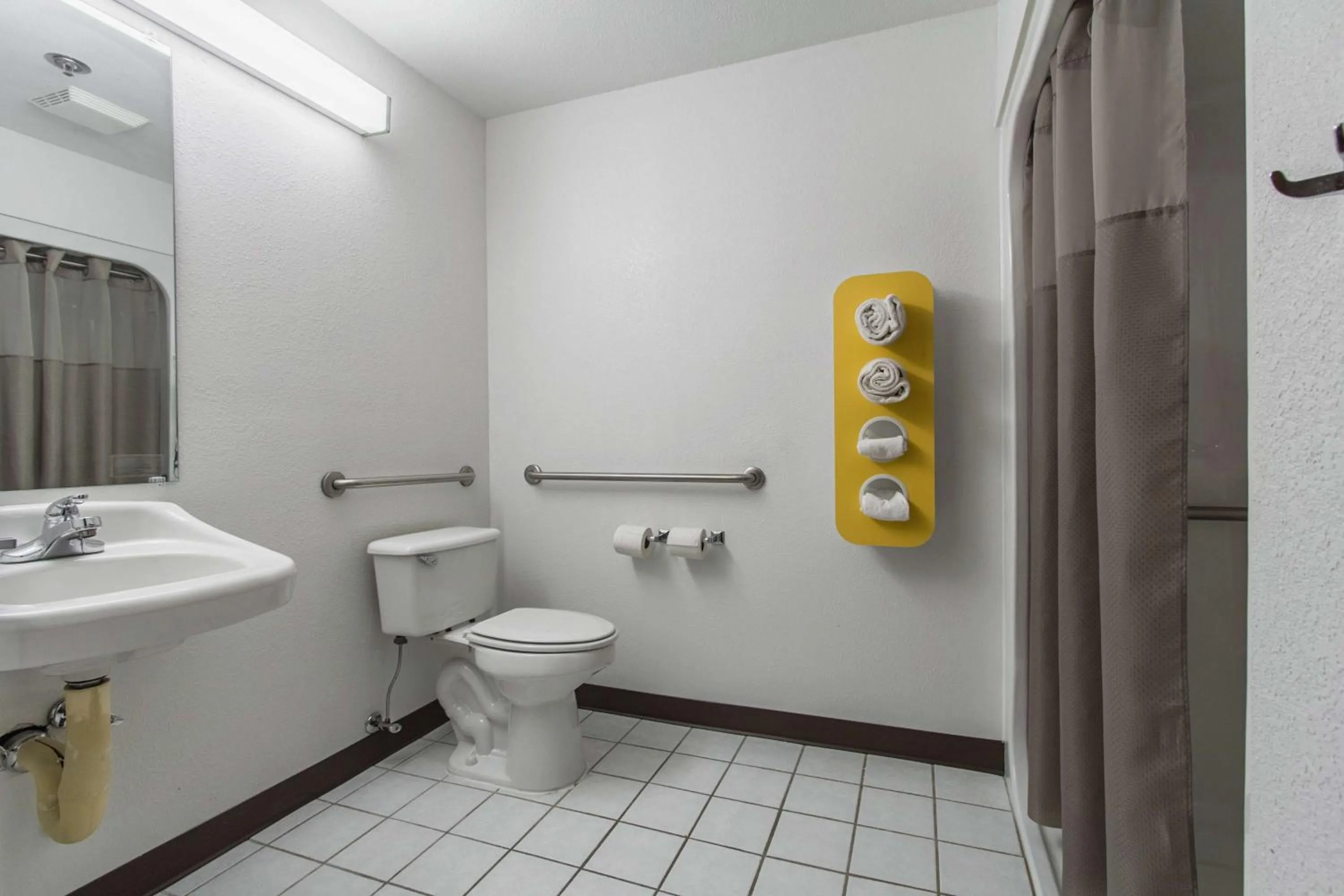 Photo of the whole room in Motel 6-Streetsboro, OH