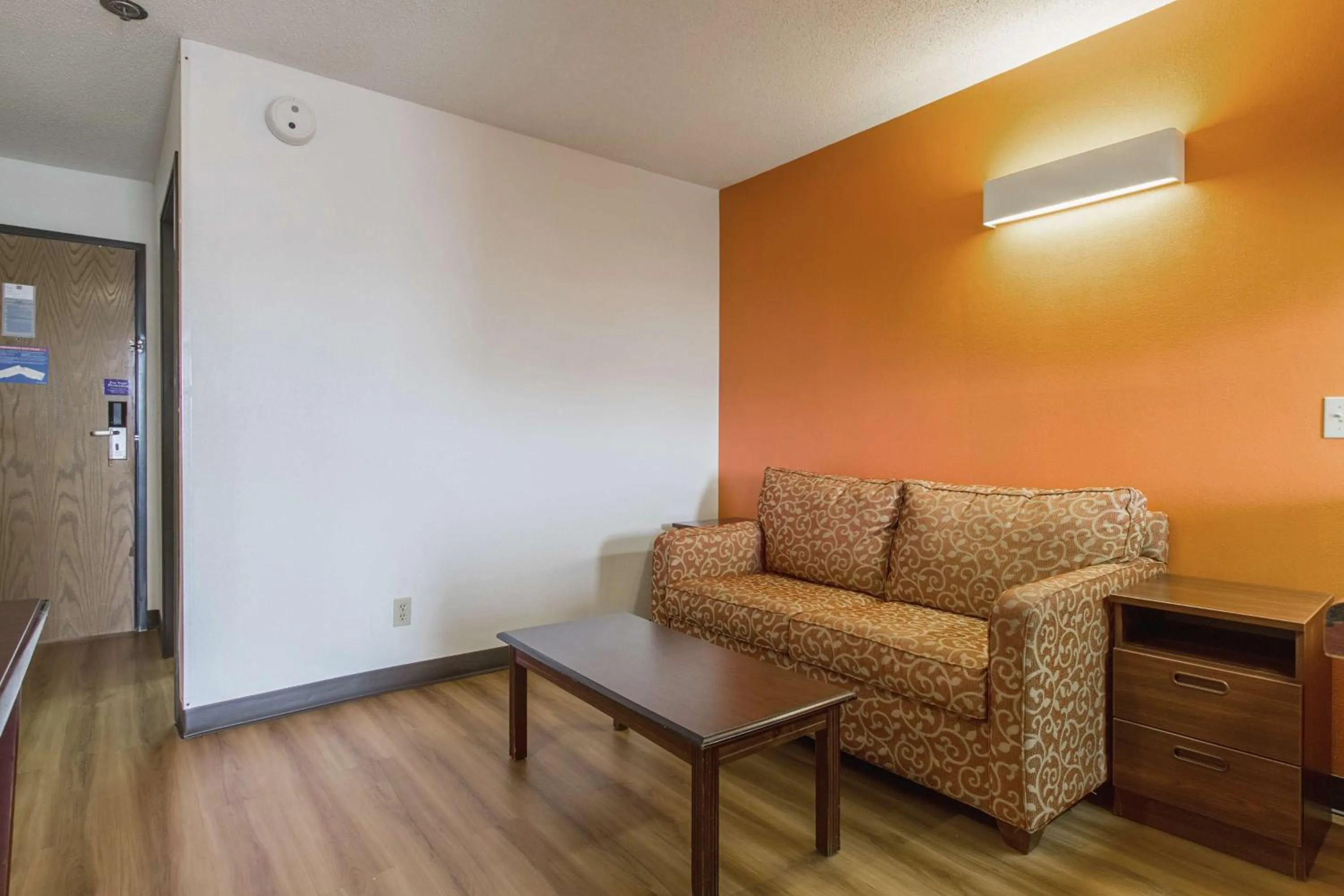 Photo of the whole room in Motel 6-Streetsboro, OH