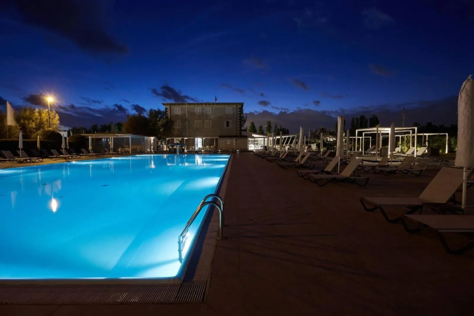 Swimming pool in Hotel Quadrifoglio