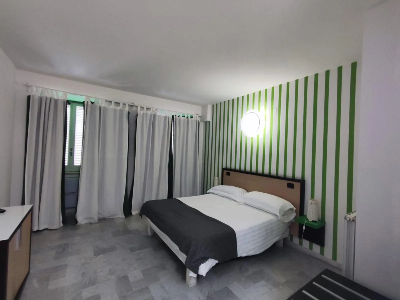 Garden view, Bed in Hotel Quadrifoglio