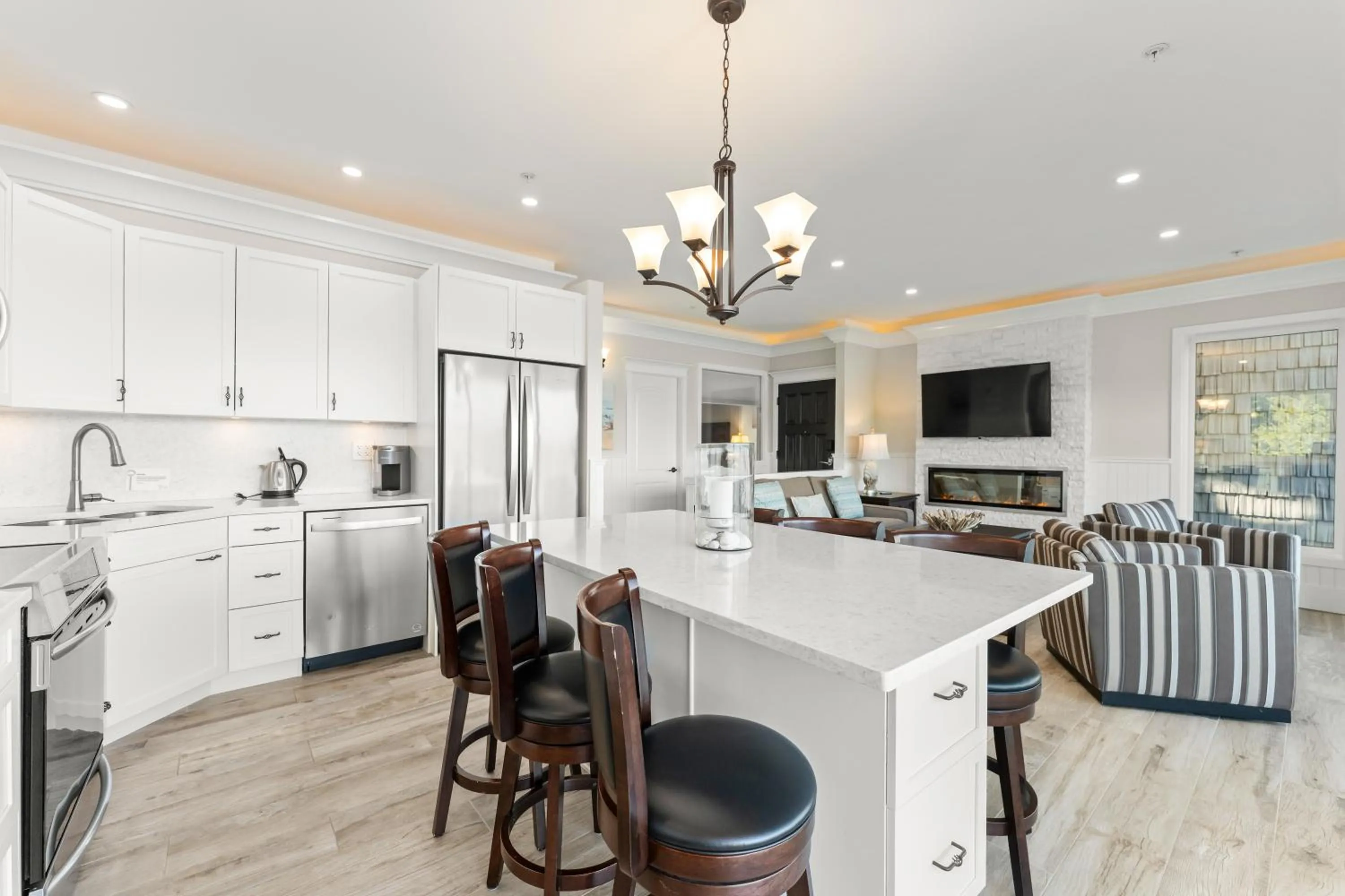 Kitchen or kitchenette in SookePoint Ocean Cottage Resort