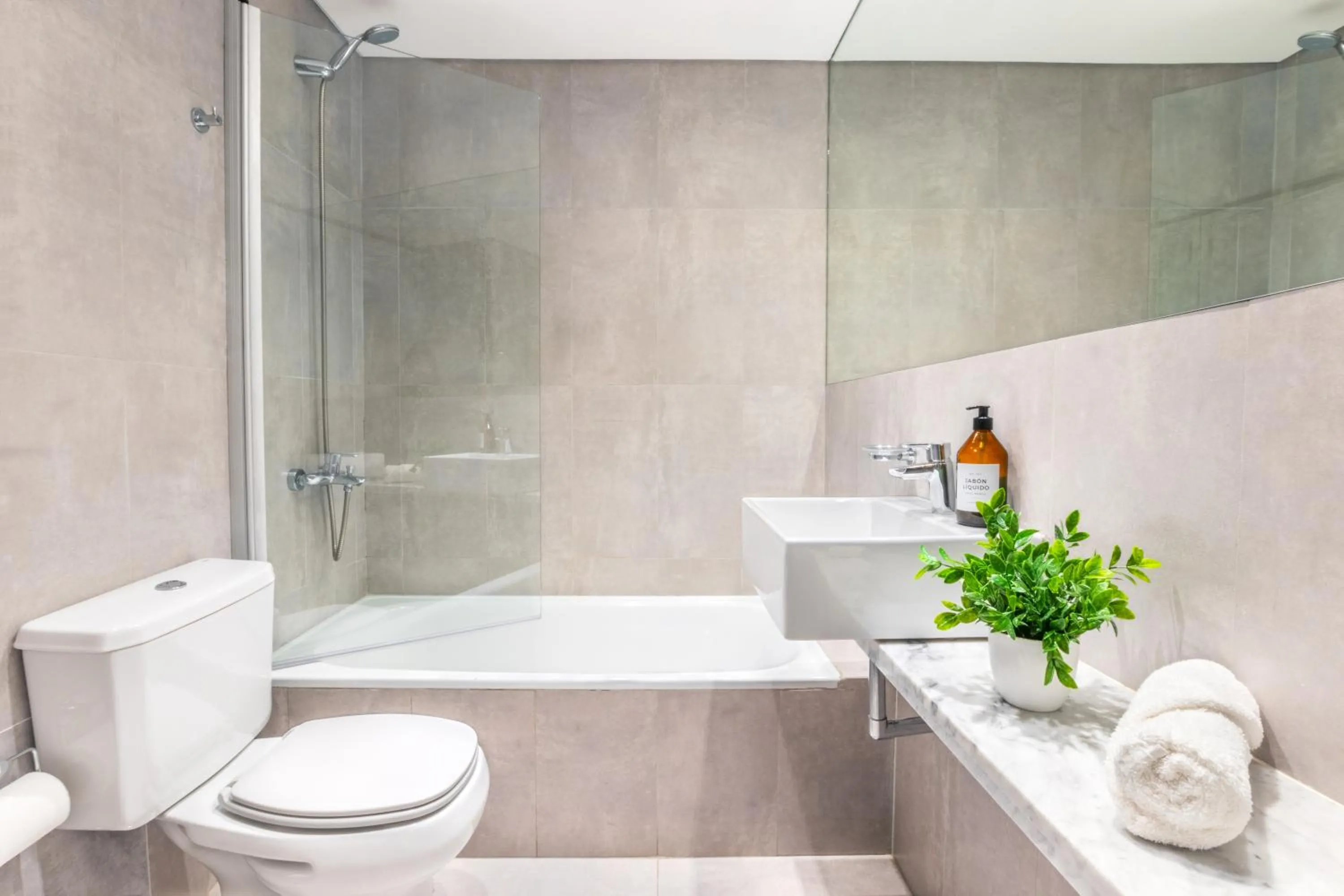 Shower in Modern&New Apartment in Palermo - by BueRentals