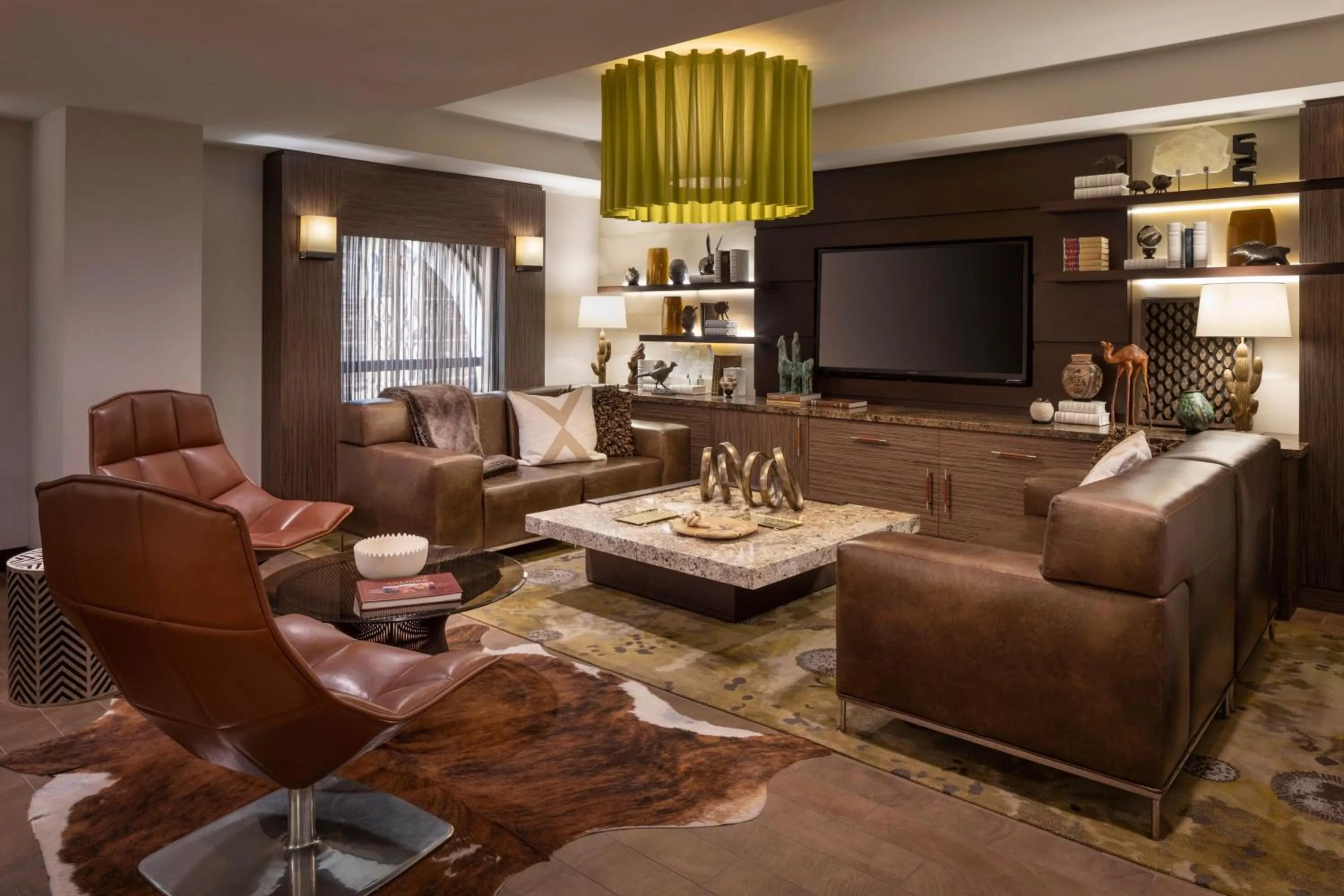 Lounge or bar in Renaissance Phoenix Downtown Hotel