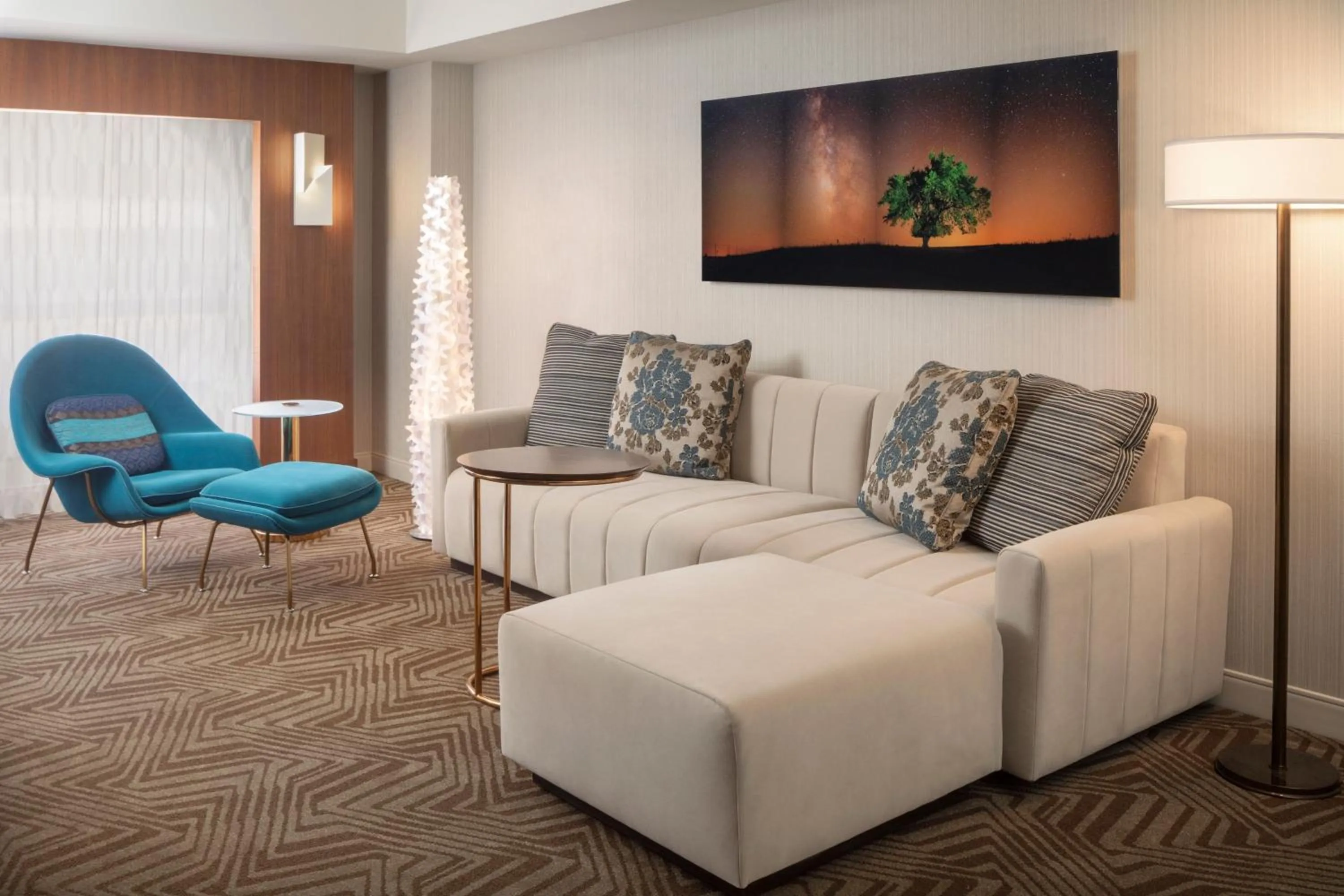 Living room in Renaissance Phoenix Downtown Hotel