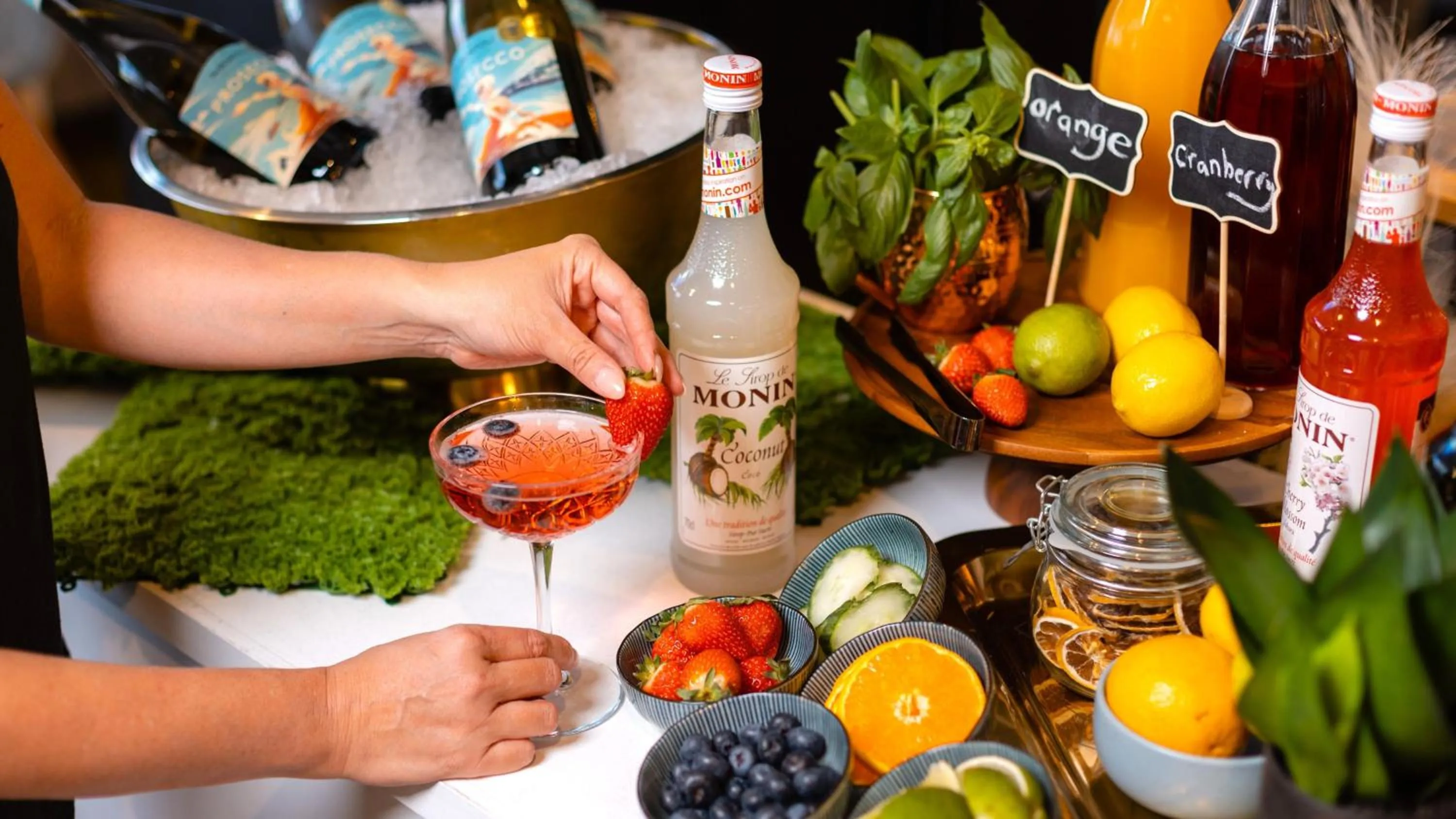 Drinks in voco Brisbane City Centre by IHG