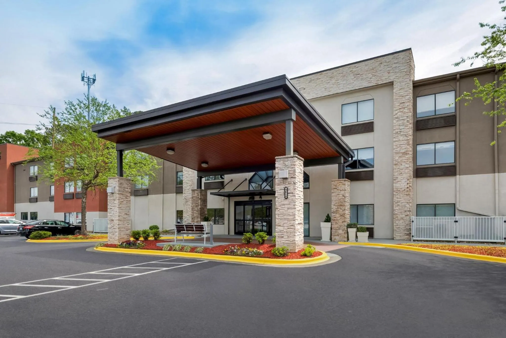 Property building in Holiday Inn Express & Suites Raleigh NE - Medical Ctr Area by IHG