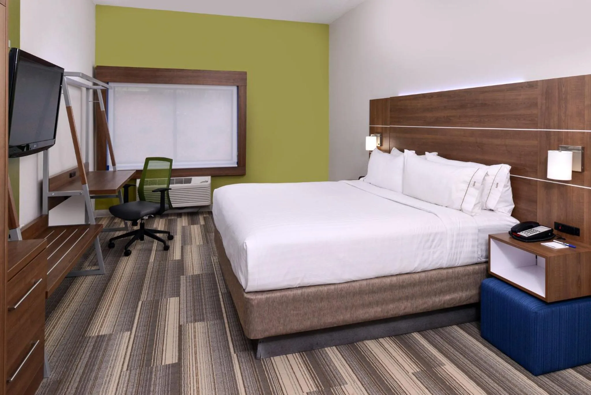 Photo of the whole room, Bed in Holiday Inn Express & Suites Raleigh NE - Medical Ctr Area by IHG