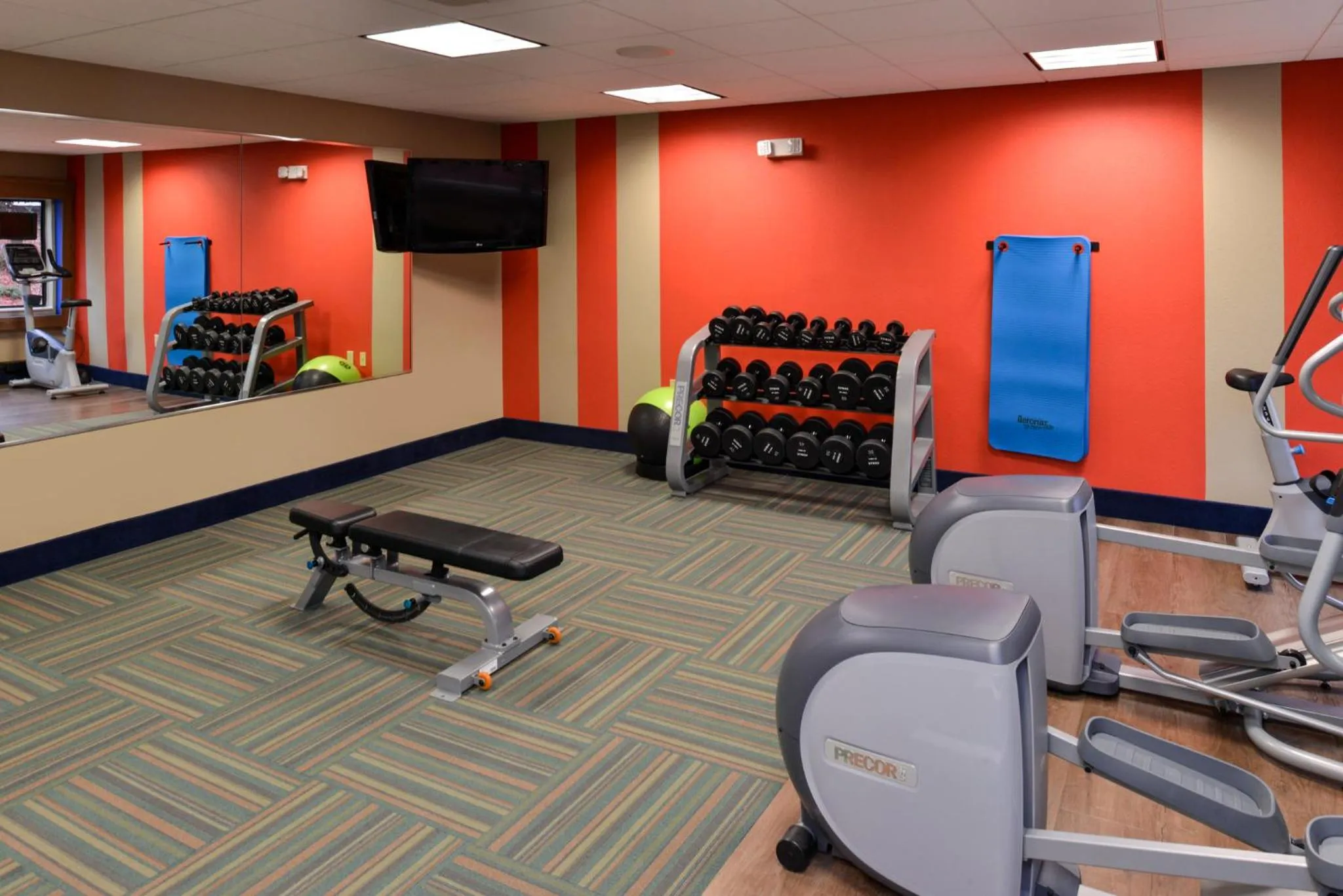 Spa and wellness centre/facilities in Holiday Inn Express & Suites Raleigh NE - Medical Ctr Area by IHG