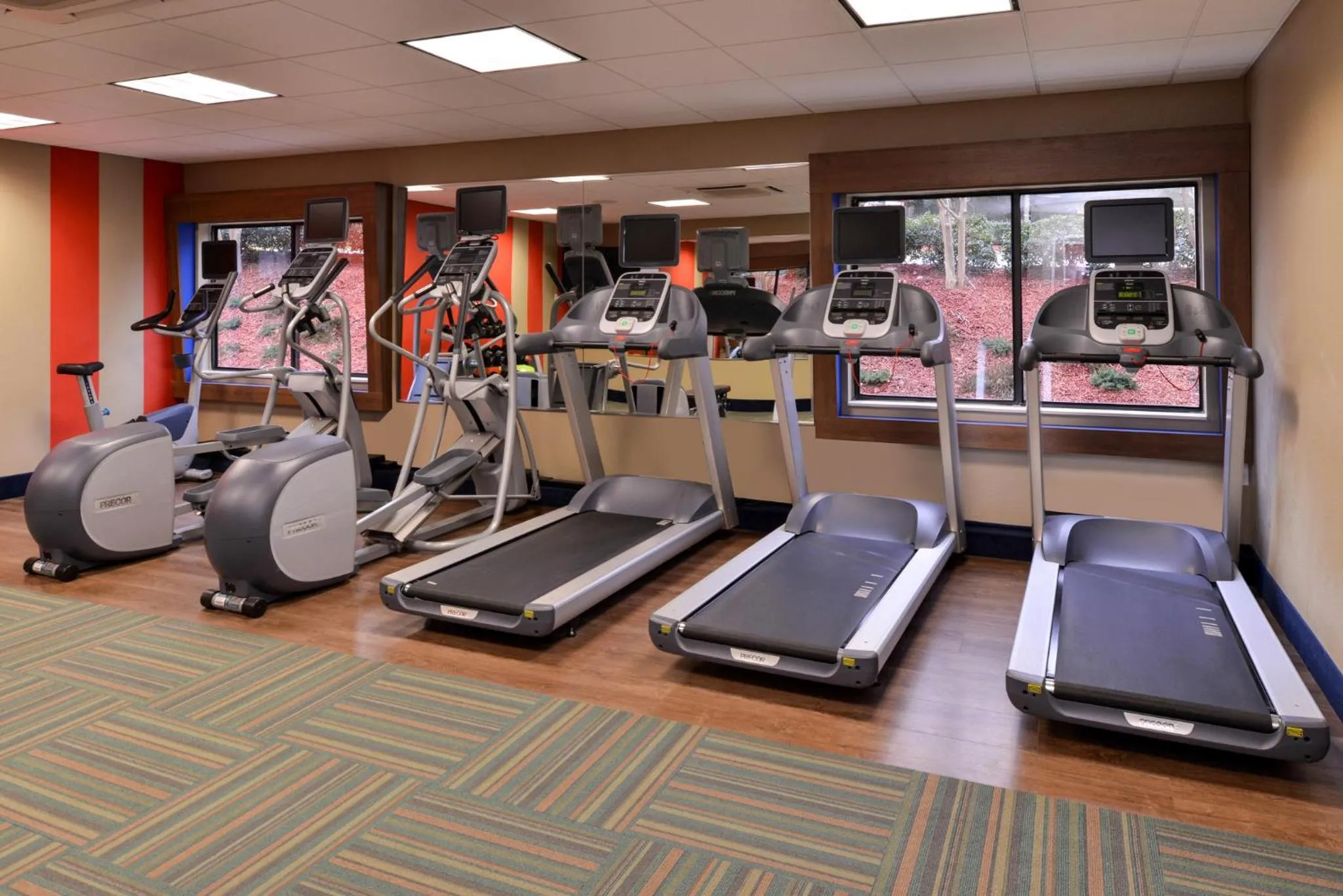Spa and wellness centre/facilities in Holiday Inn Express & Suites Raleigh NE - Medical Ctr Area by IHG