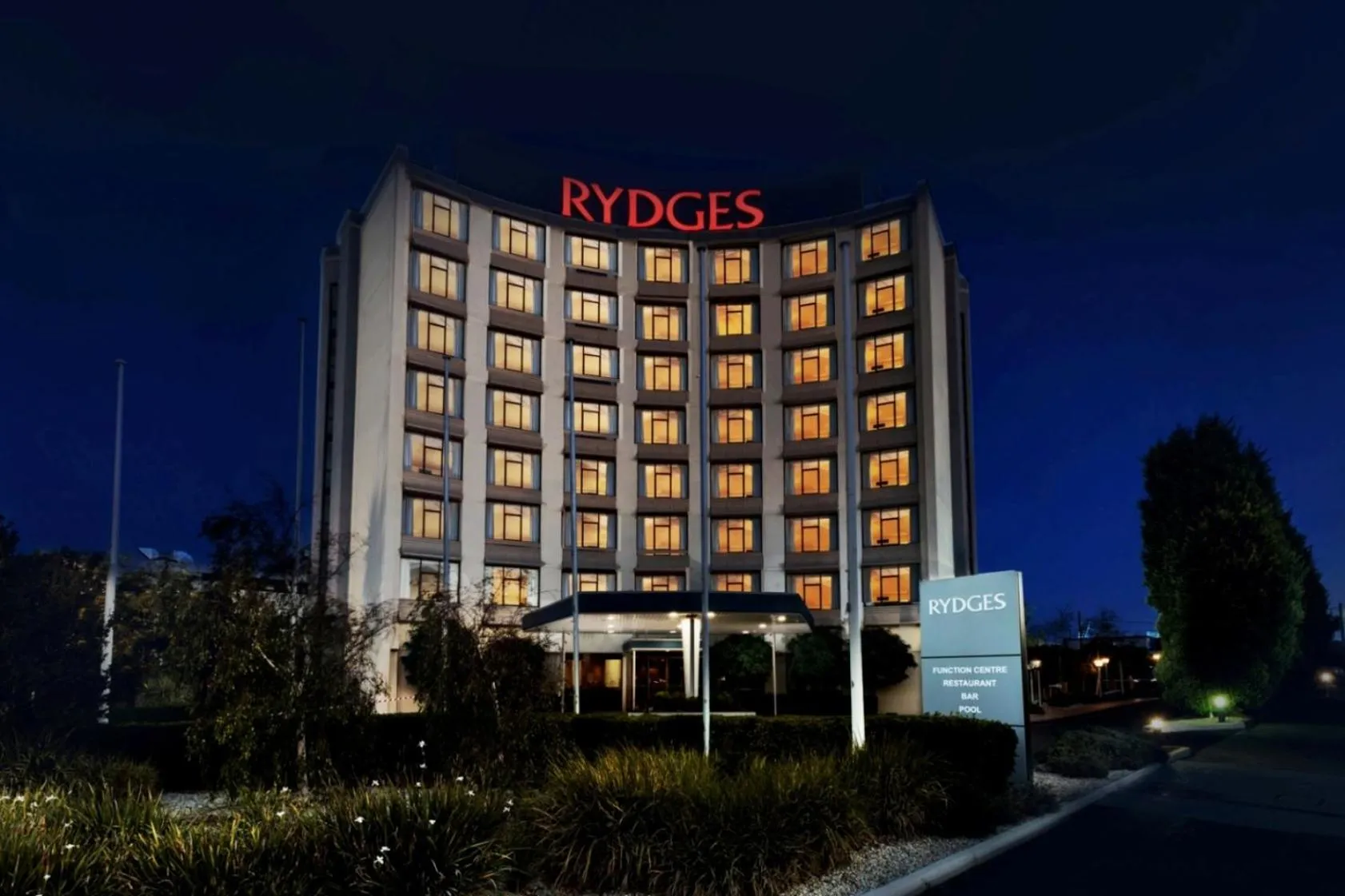 Property building in Rydges Geelong