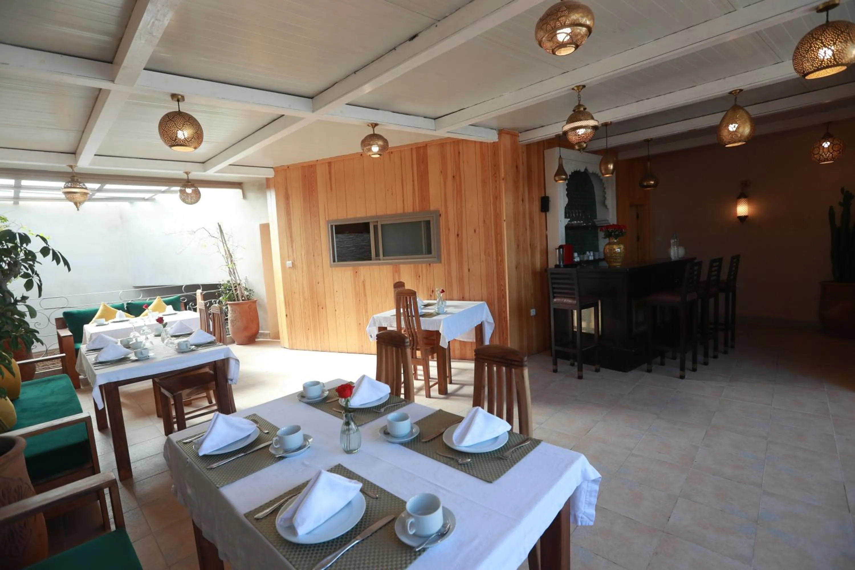 Restaurant/places to eat in Riad Perle D'Eau