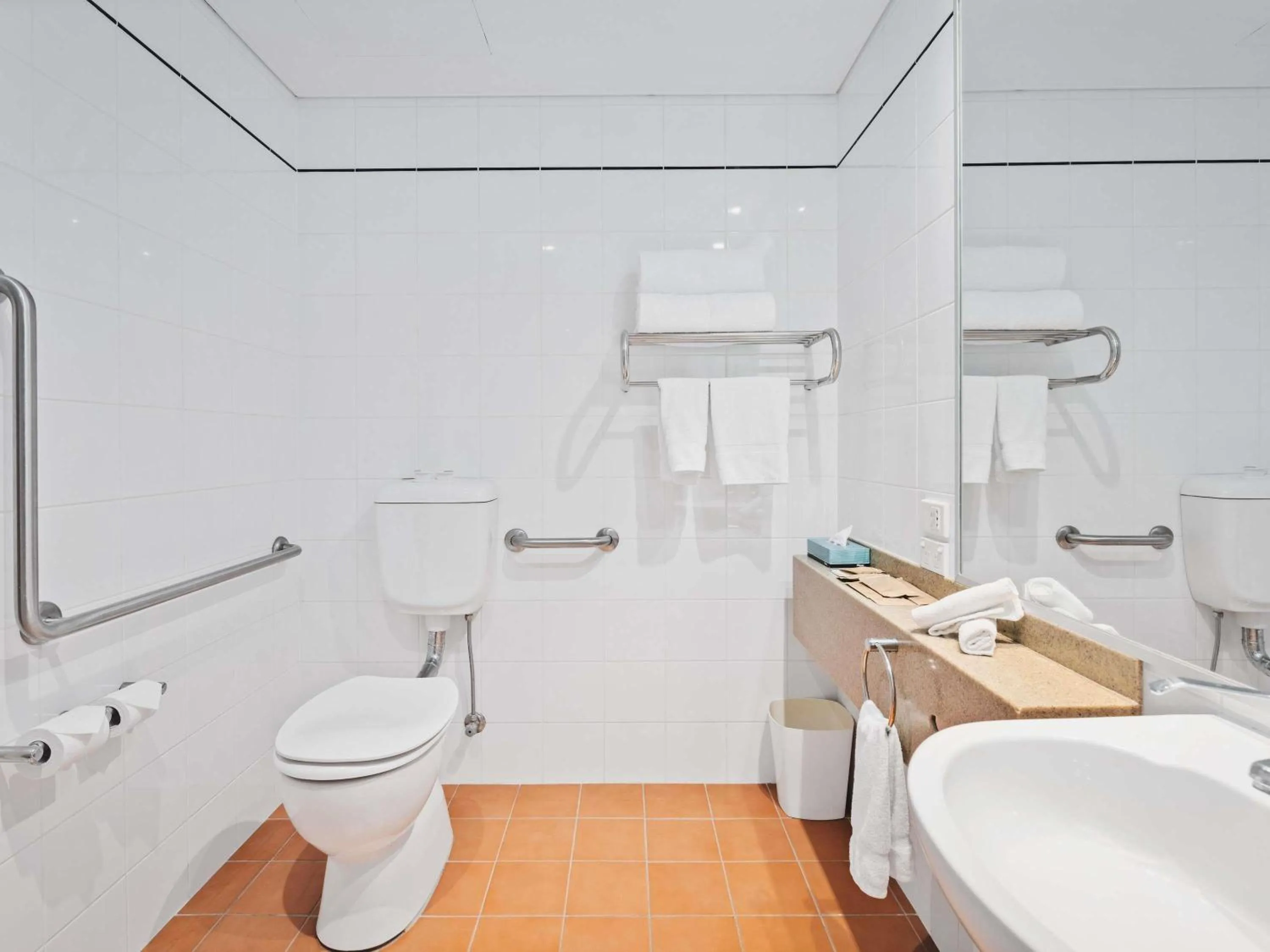 Bedroom in Novotel Canberra