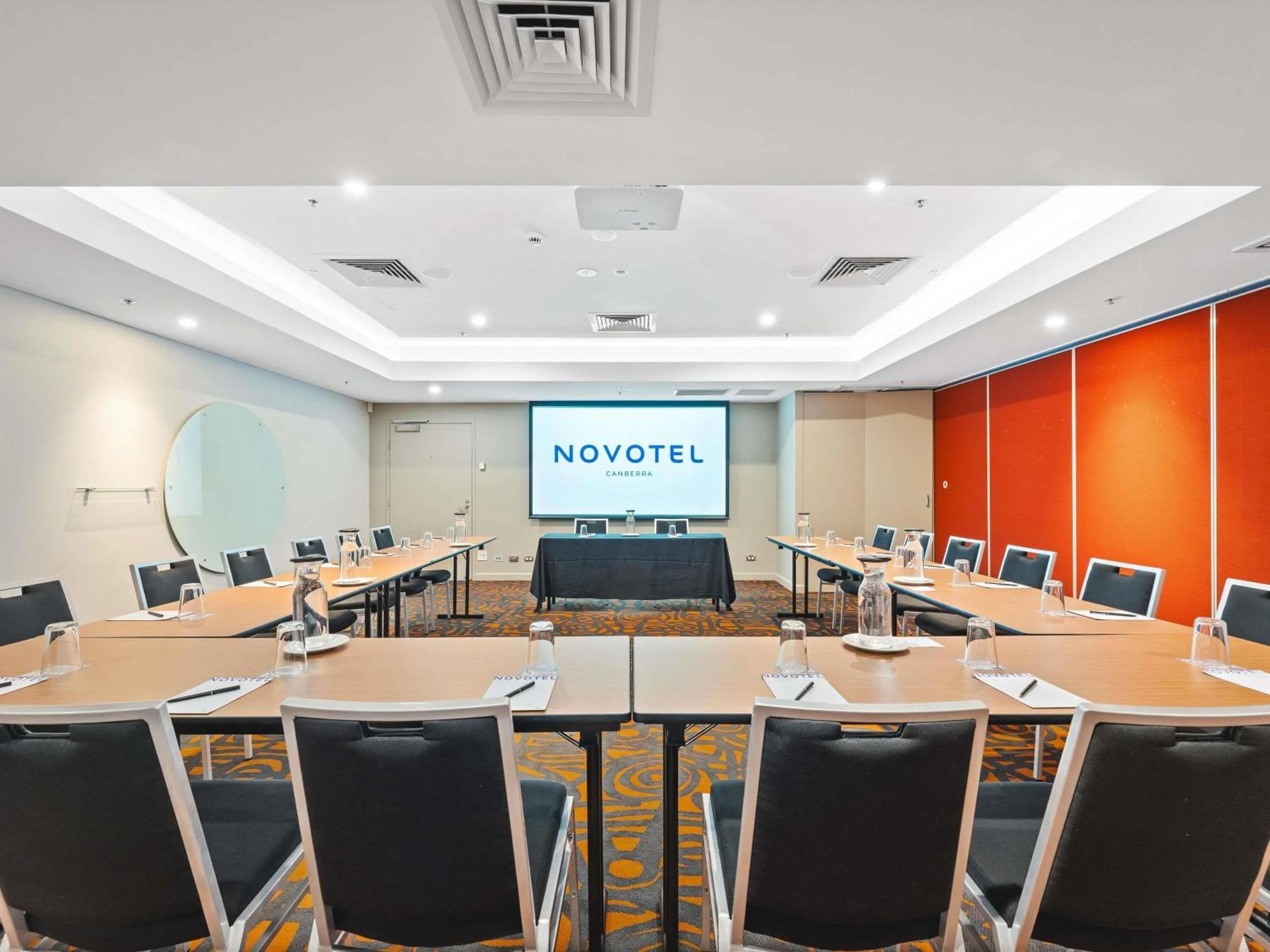 Meeting/conference room in Novotel Canberra