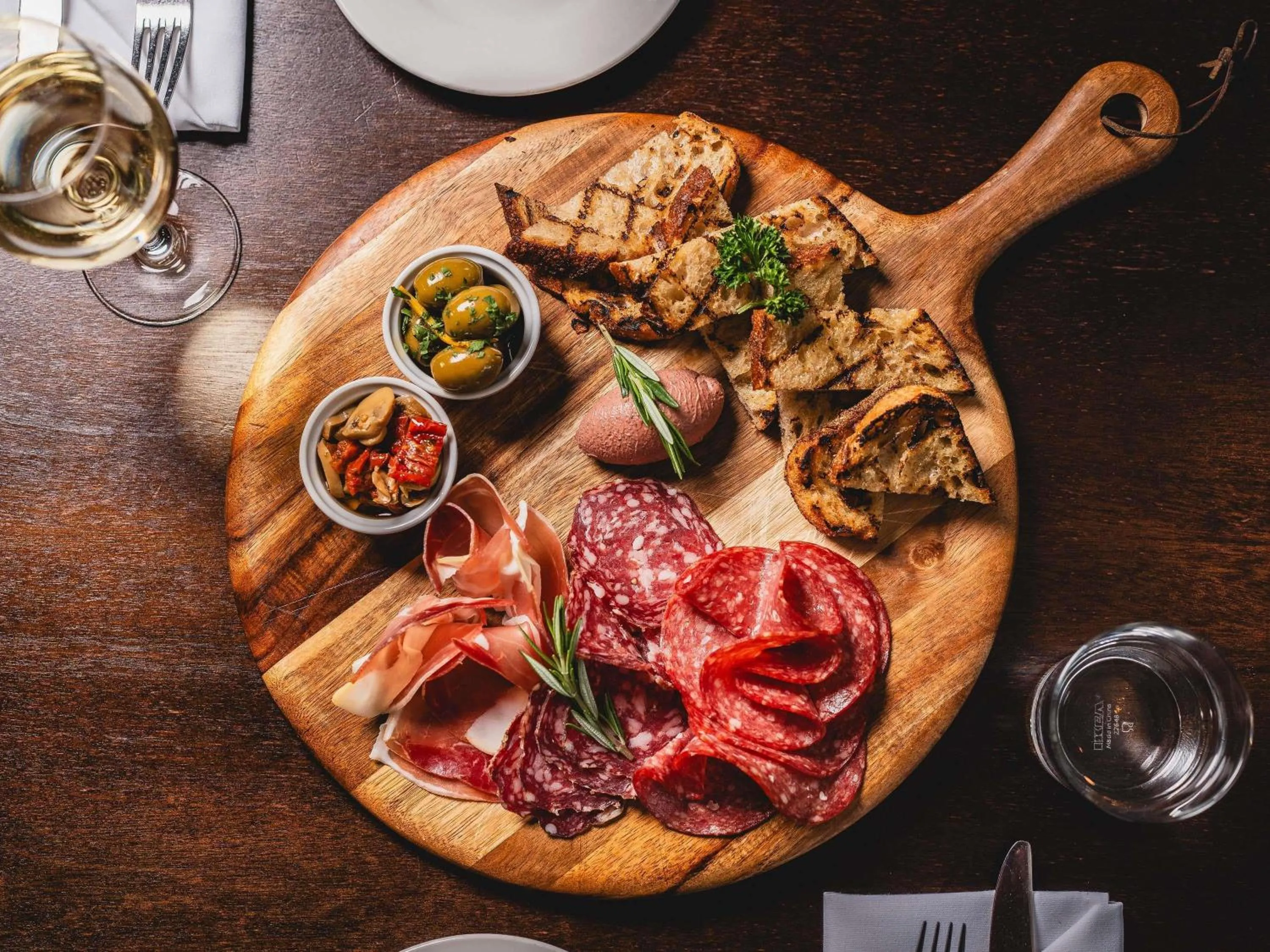 Restaurant/places to eat in Novotel Canberra