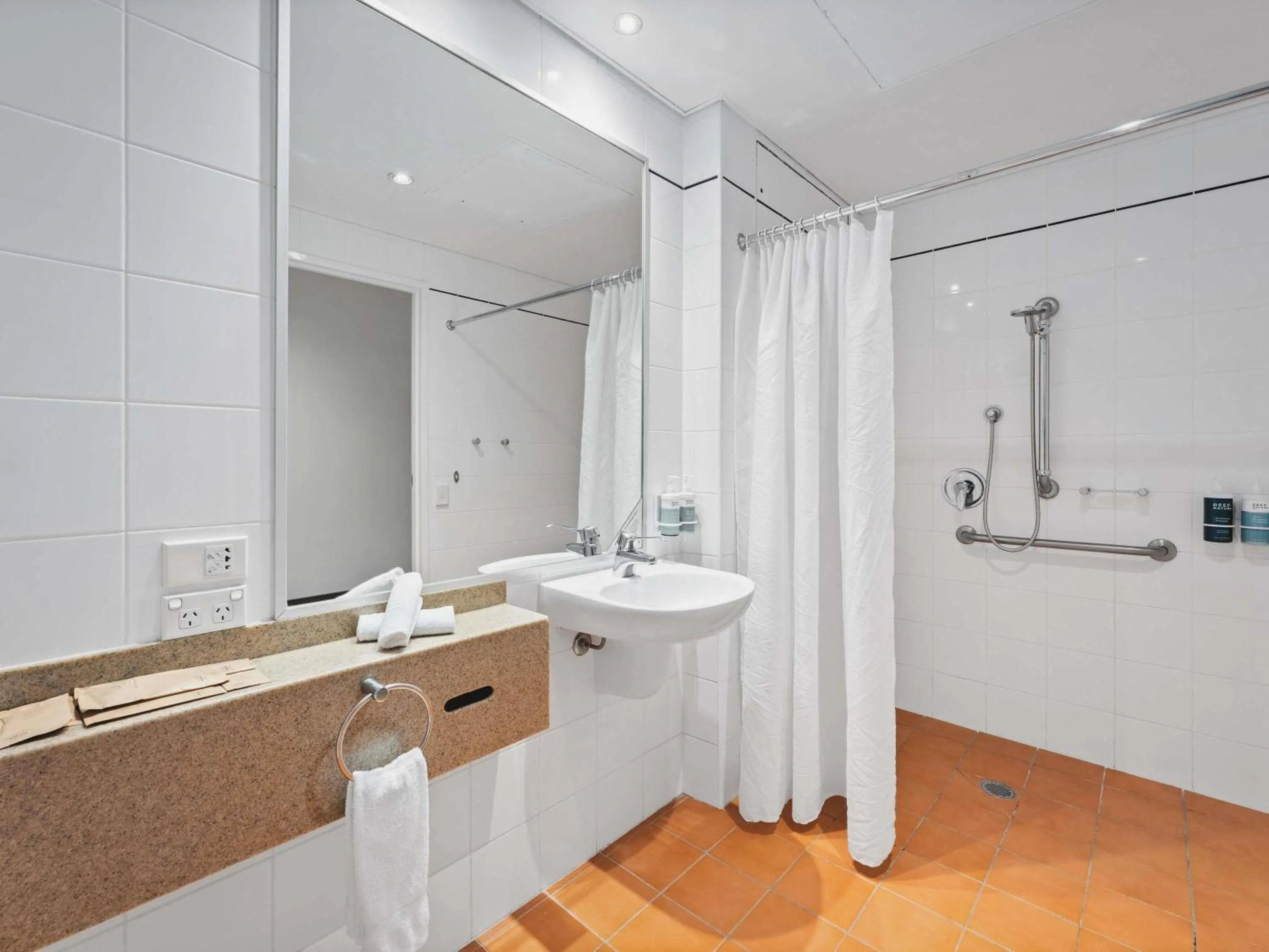 Bedroom in Novotel Canberra