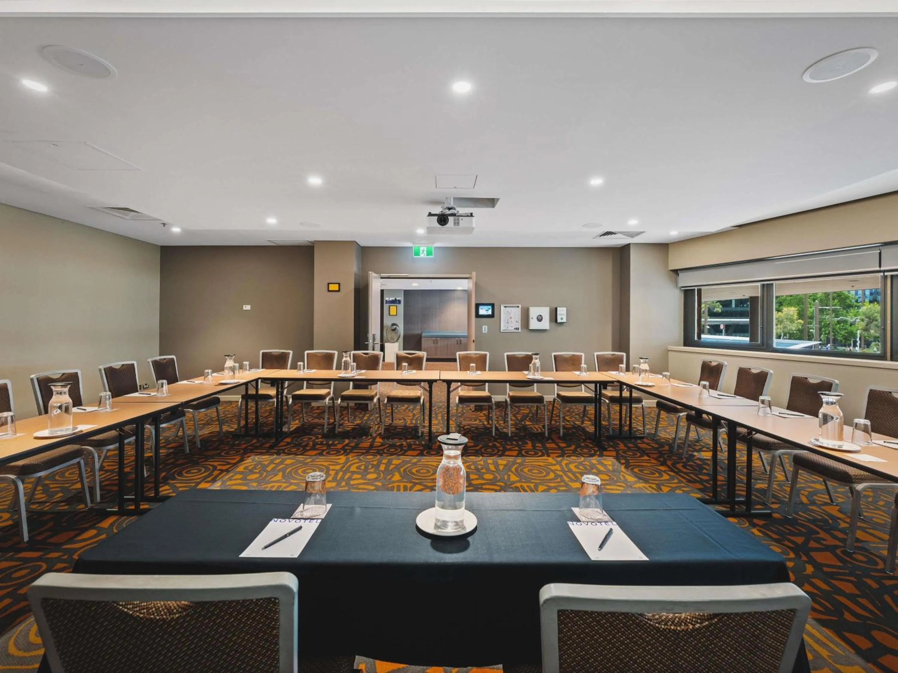 Meeting/conference room in Novotel Canberra