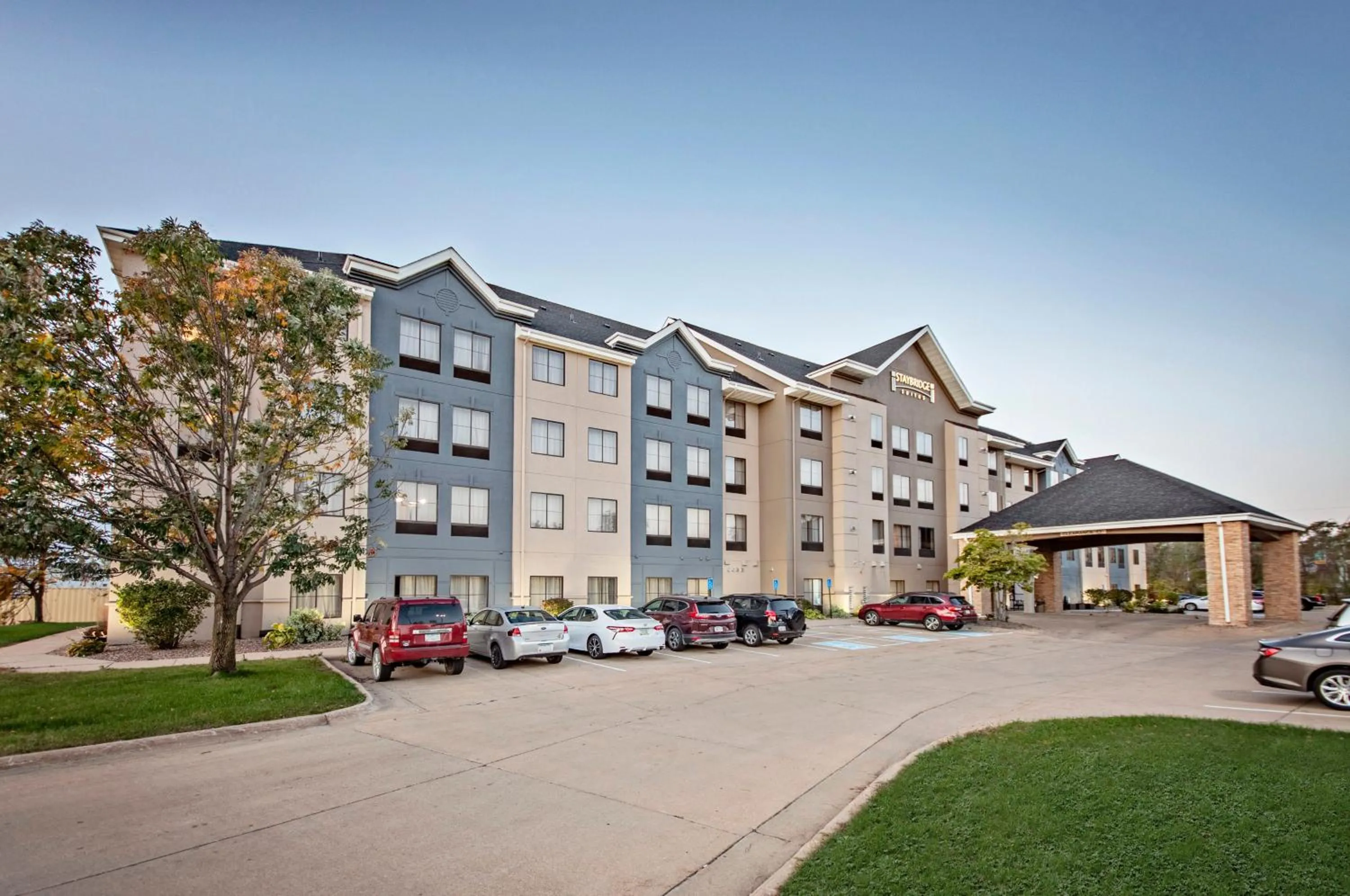 Property building in Staybridge Suites - Cedar Rapids North by IHG