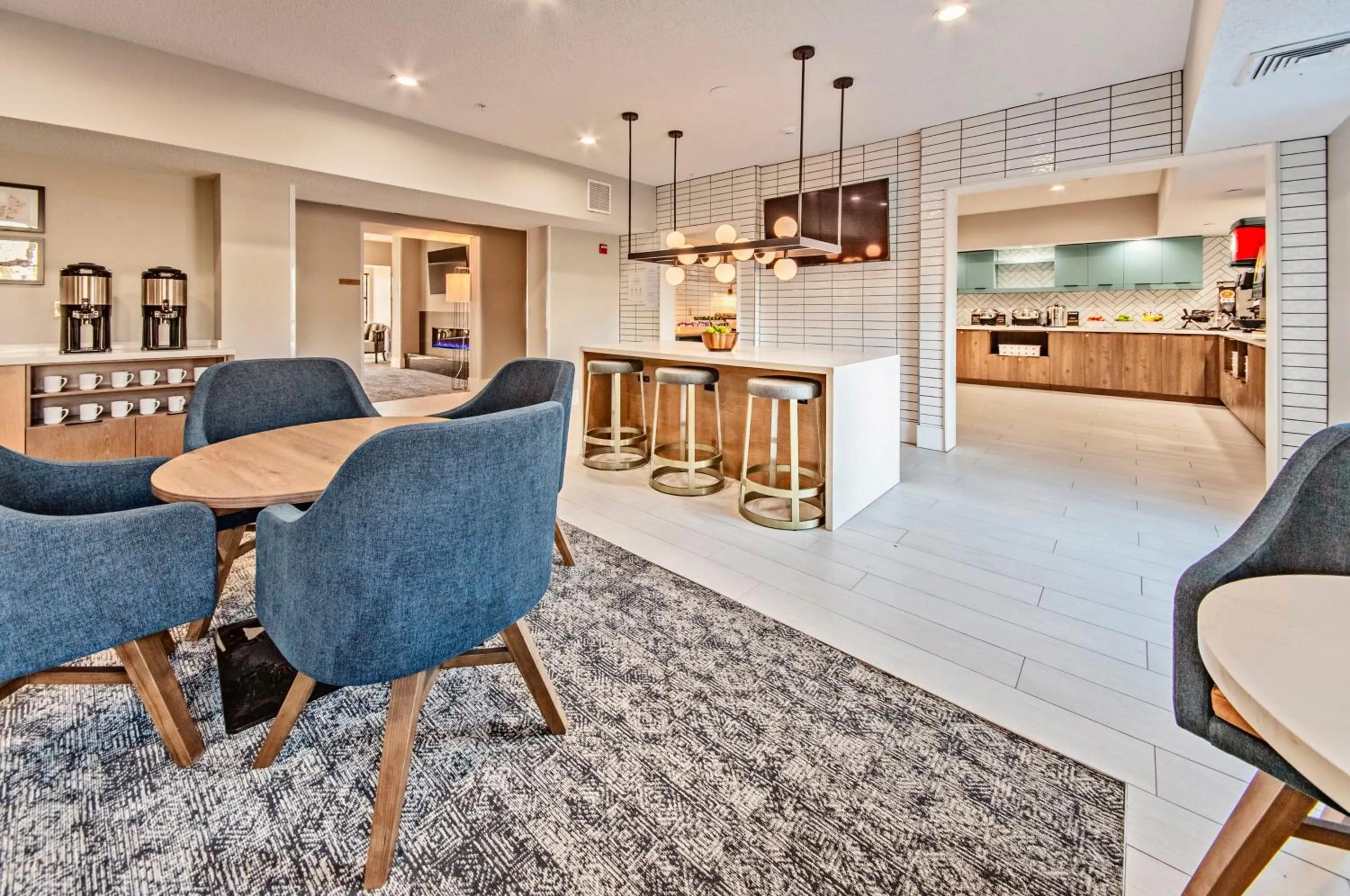 Breakfast in Staybridge Suites - Cedar Rapids North by IHG