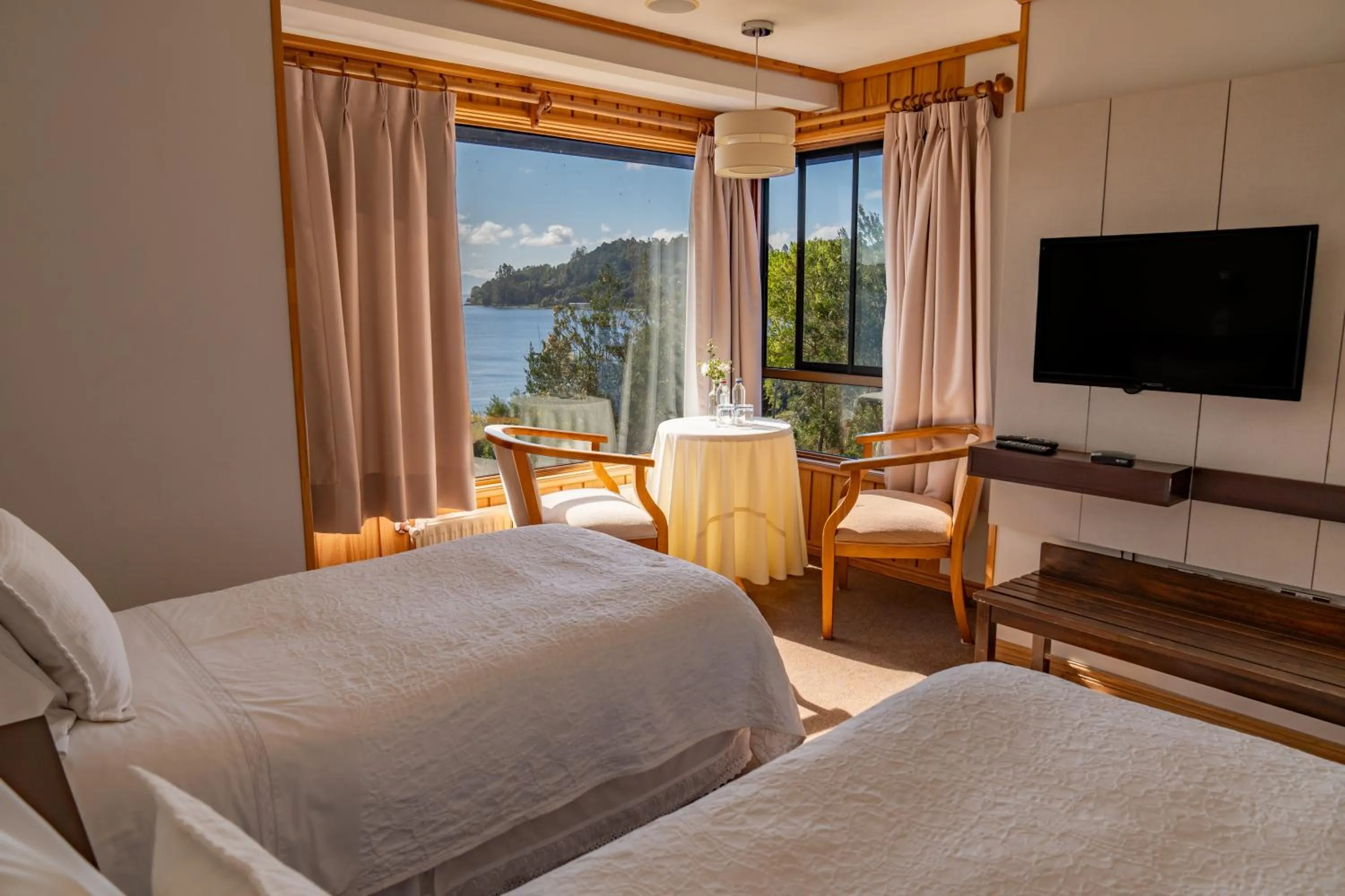 Twin Room in Hotel Elun, la mejor vista