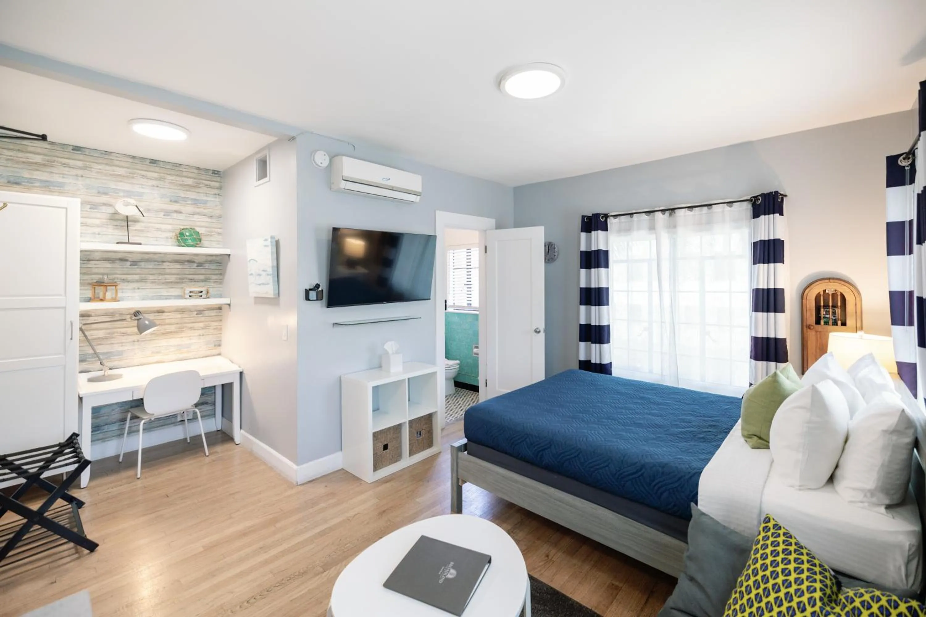 Bed in Broadlind Hotel