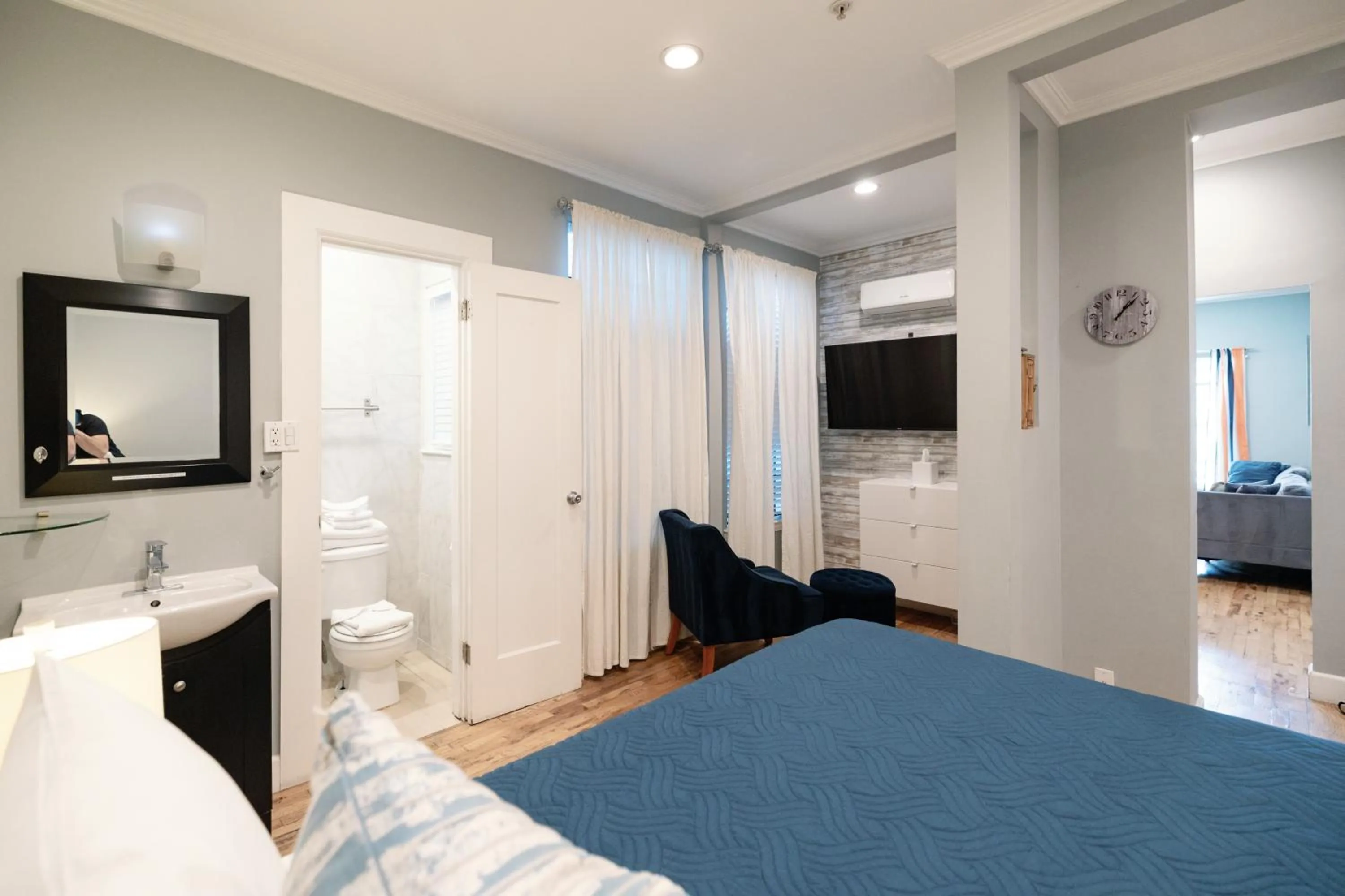 Bed in Broadlind Hotel