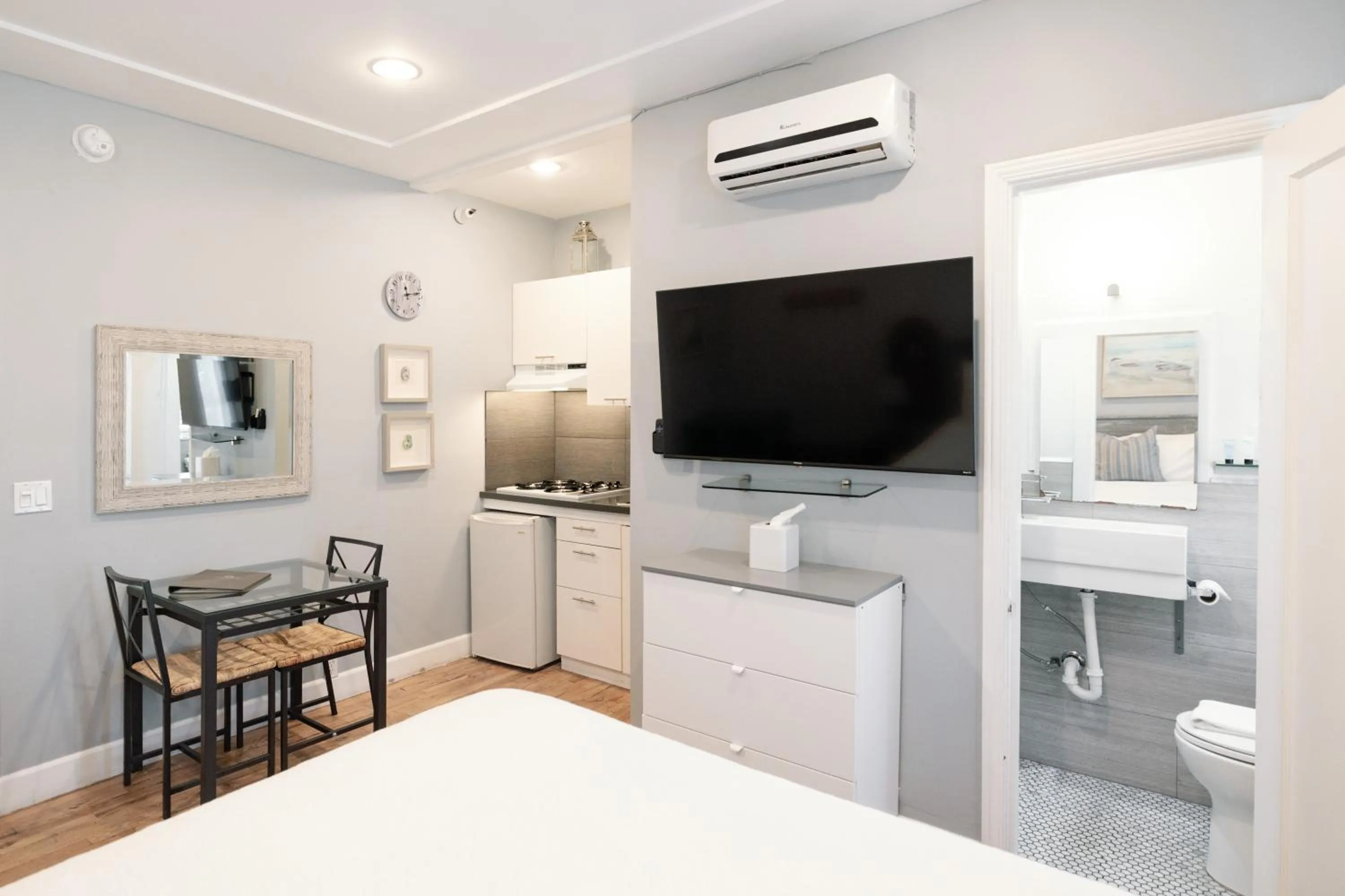 Bed in Broadlind Hotel