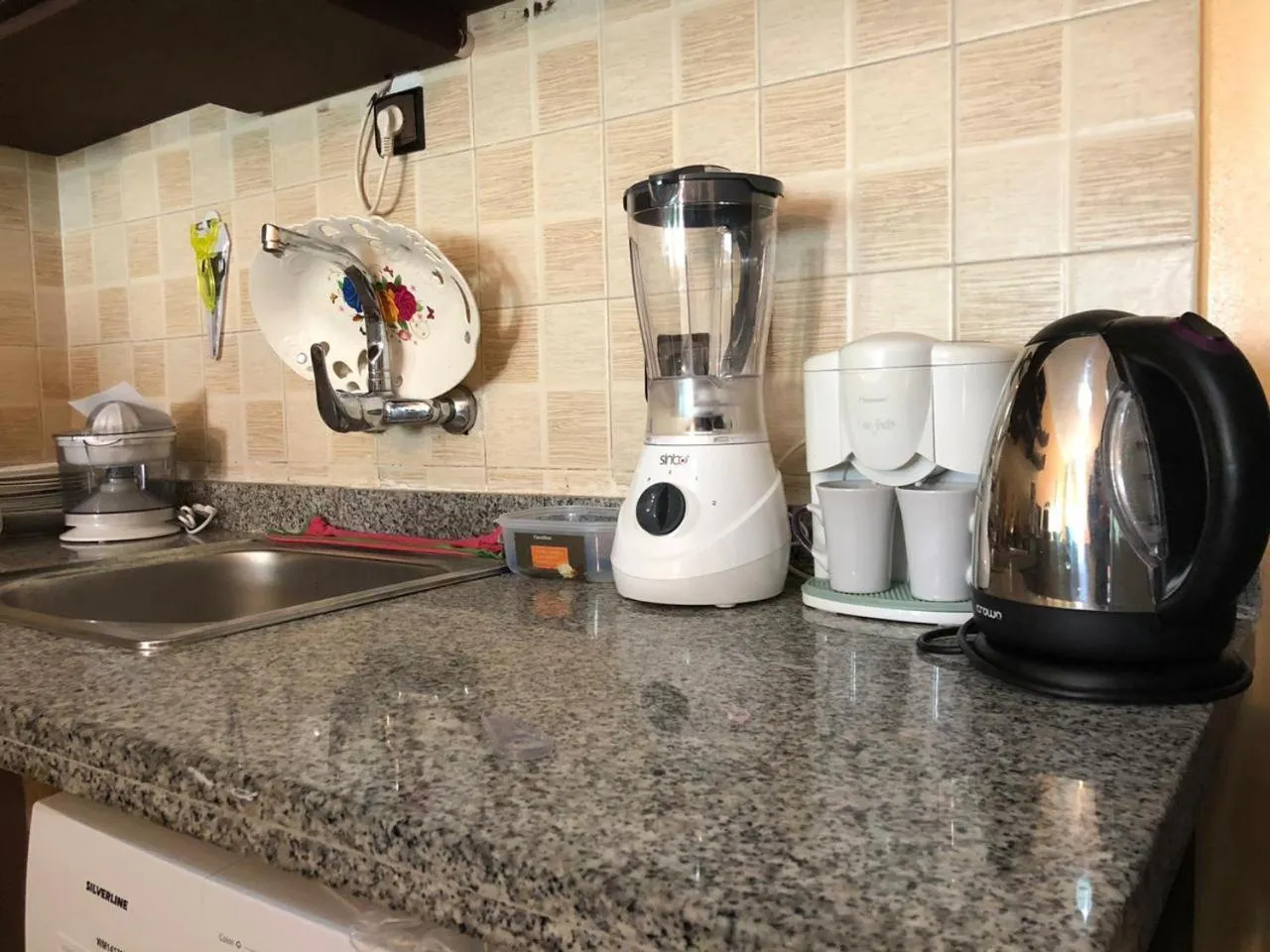 Coffee/tea facilities in Modern Flat with sea view