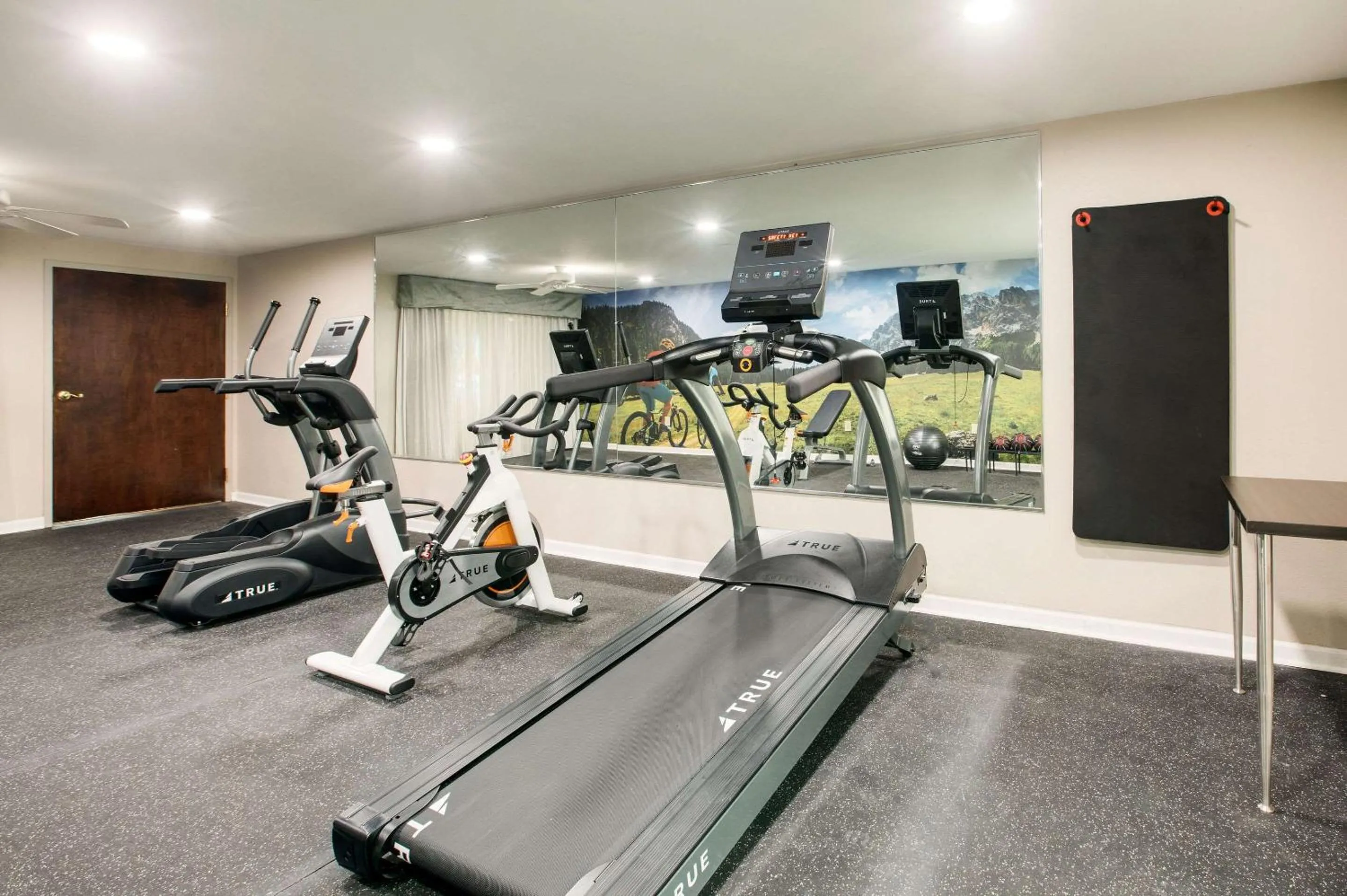 Spa and wellness centre/facilities in Clarion Pointe Atlanta Airport College Park