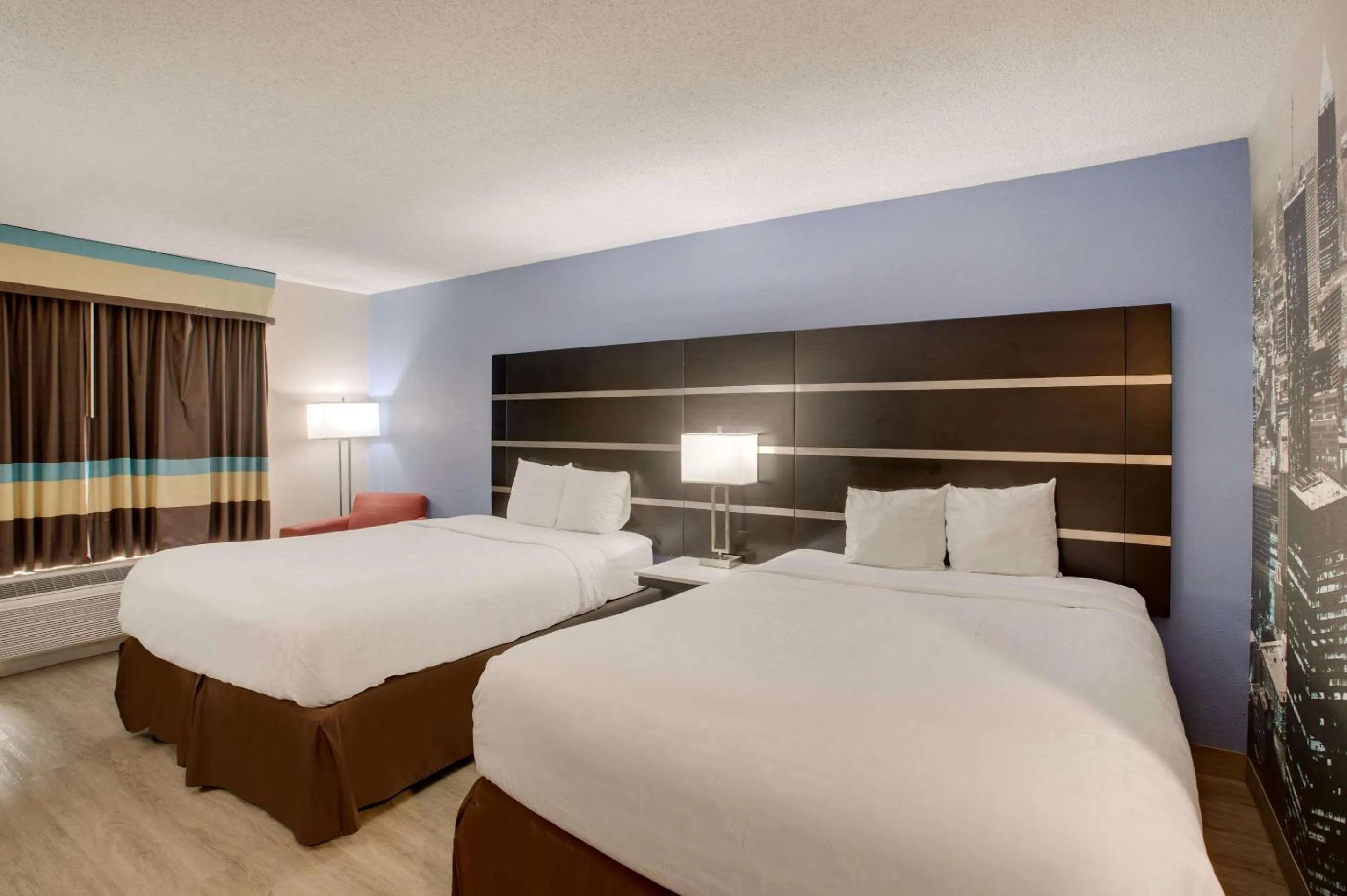 Bedroom, Bed in Clarion Pointe Atlanta Airport College Park