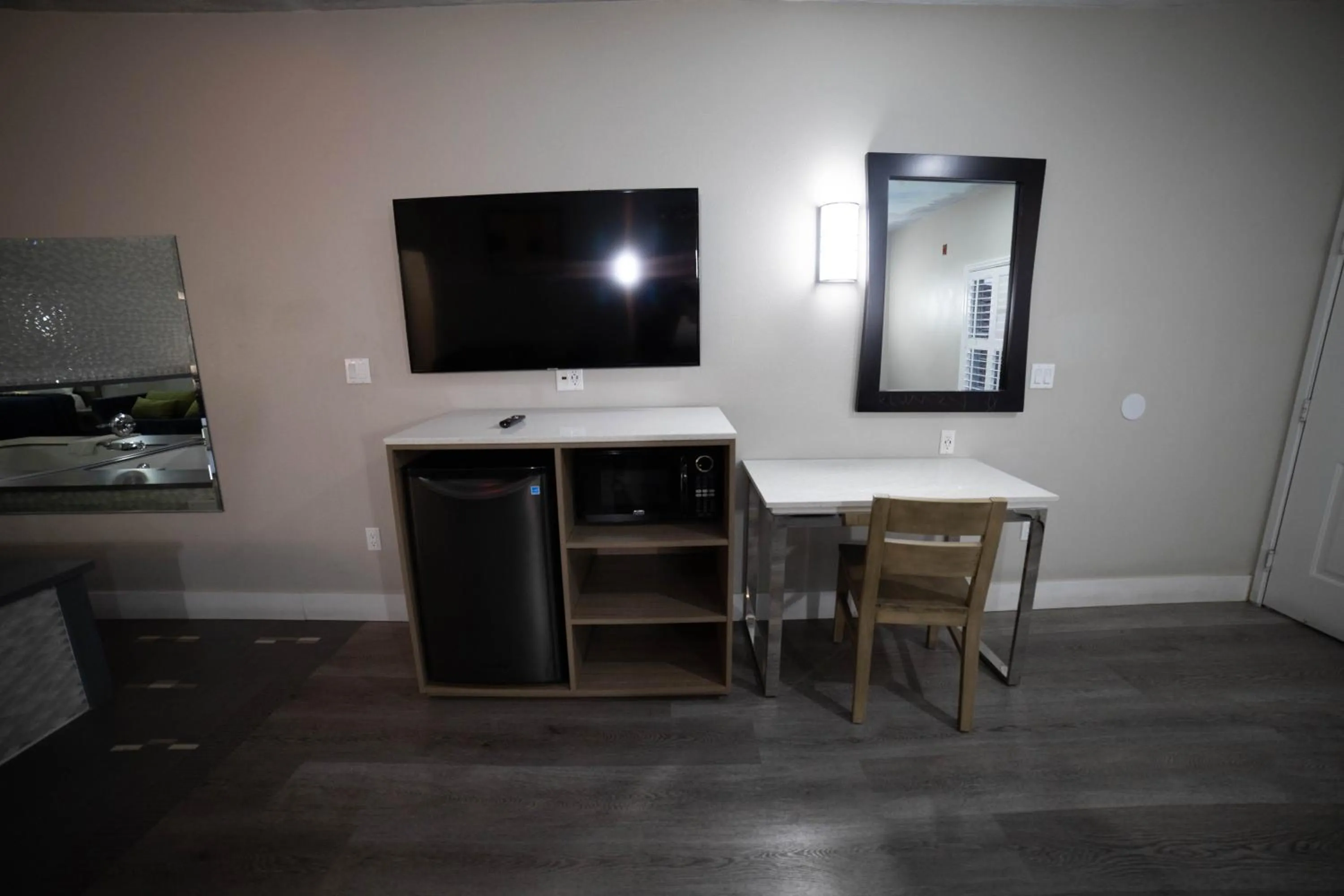 minibar in Mid City Inn & Suites Pico Rivera