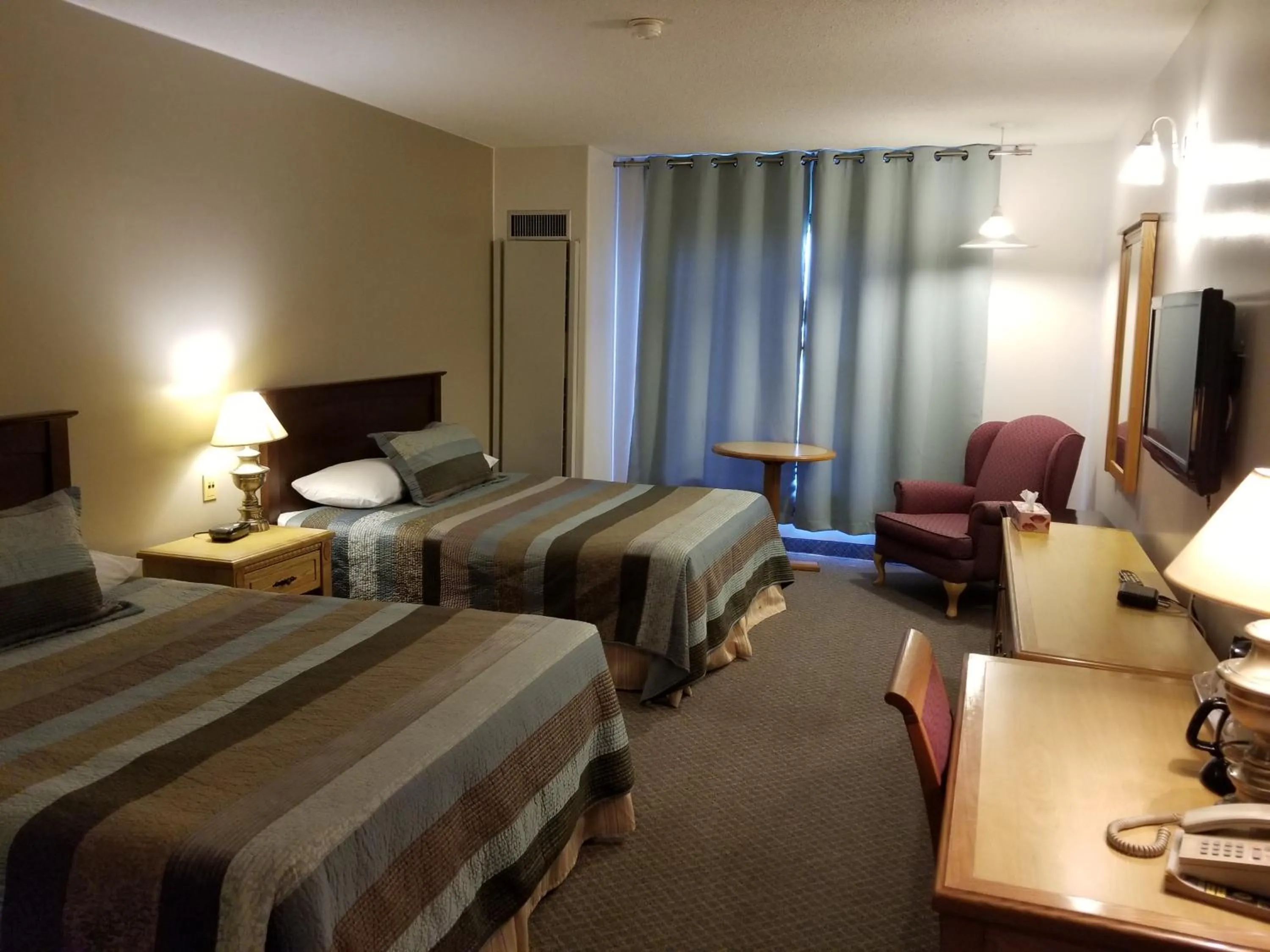 Bedroom in Knights Inn Woodstock