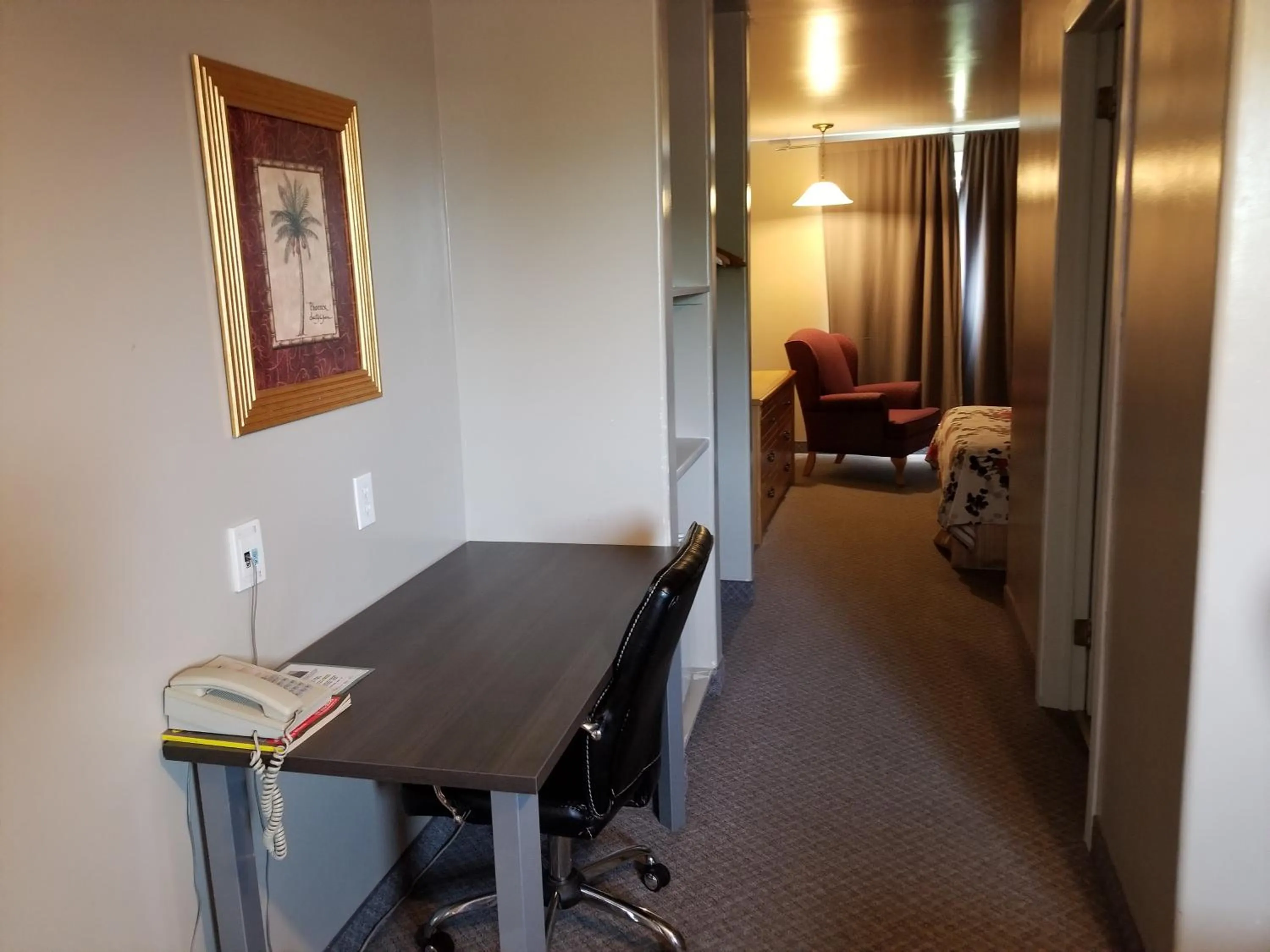 Bedroom in Knights Inn Woodstock