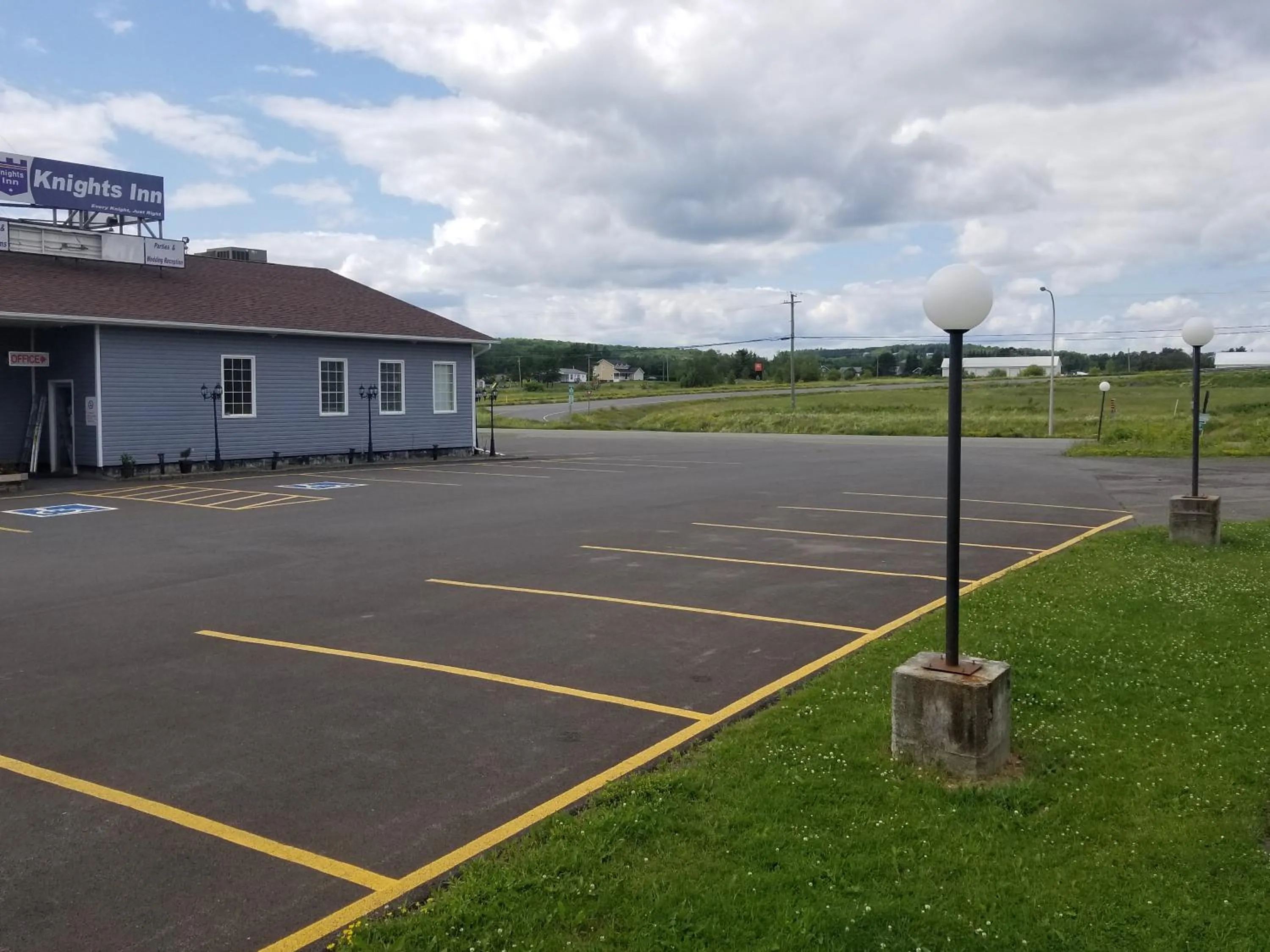 Knights Inn Woodstock