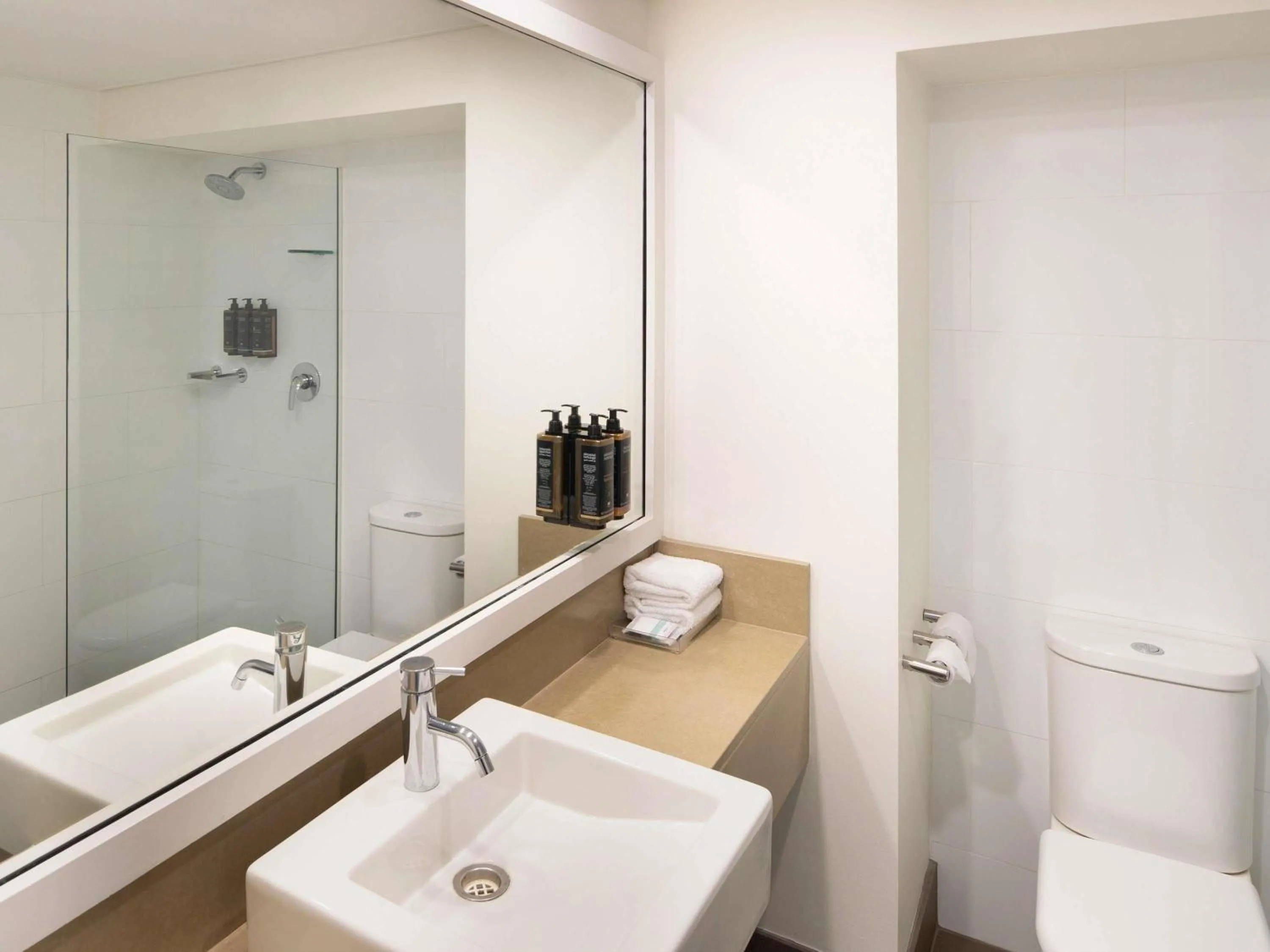 Classic King Room in Mercure Sydney Parramatta