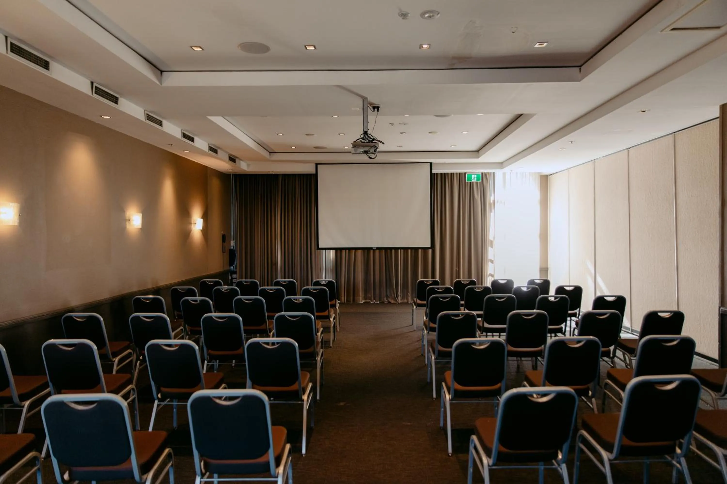 Meeting/conference room in Mercure Sydney Parramatta
