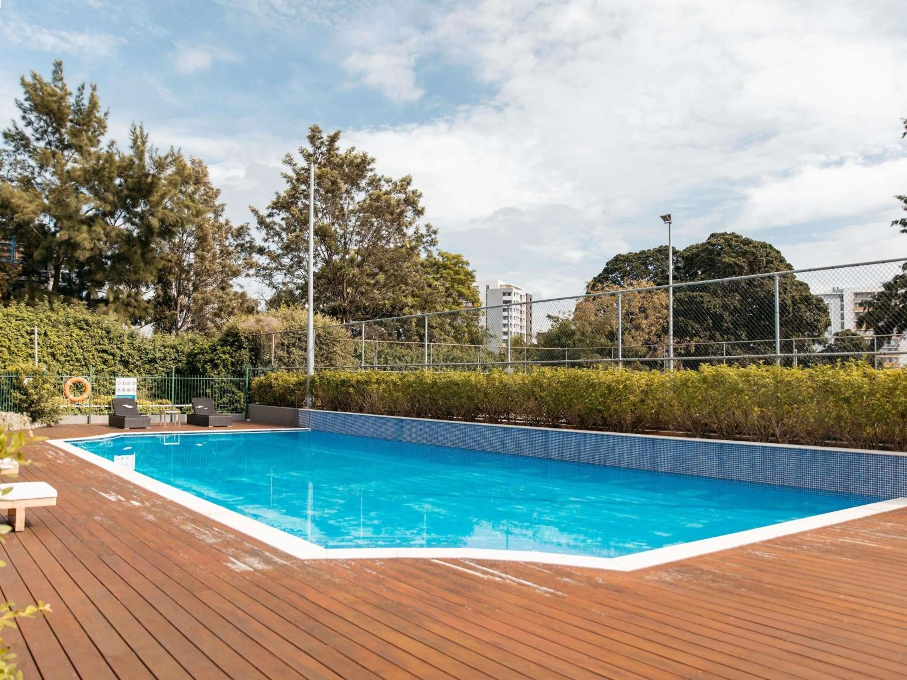 Lounge or bar in Mercure Sydney Parramatta