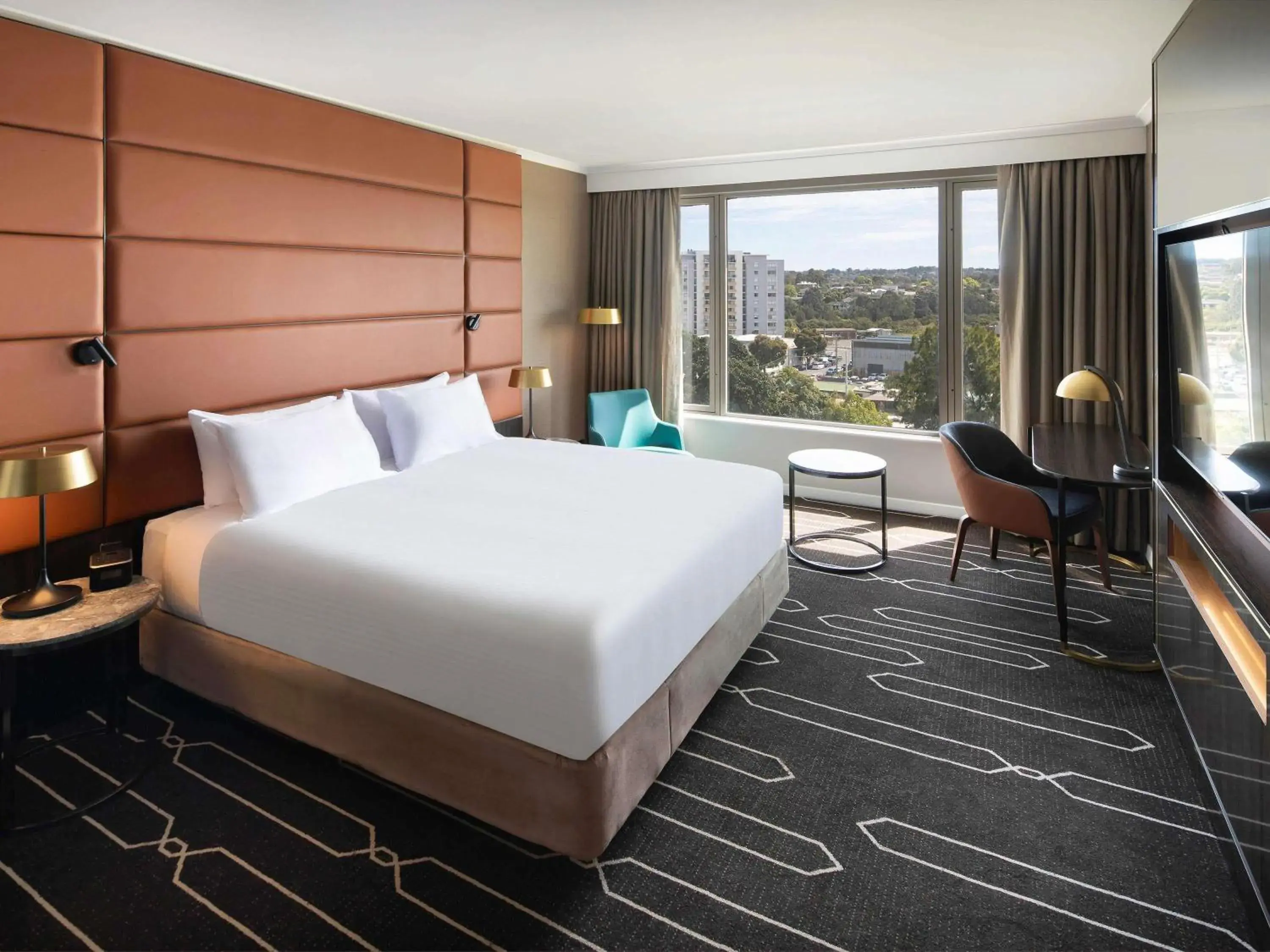 Superior King Room in Mercure Sydney Parramatta Superior King Room in Mercure Sydney Parramatta