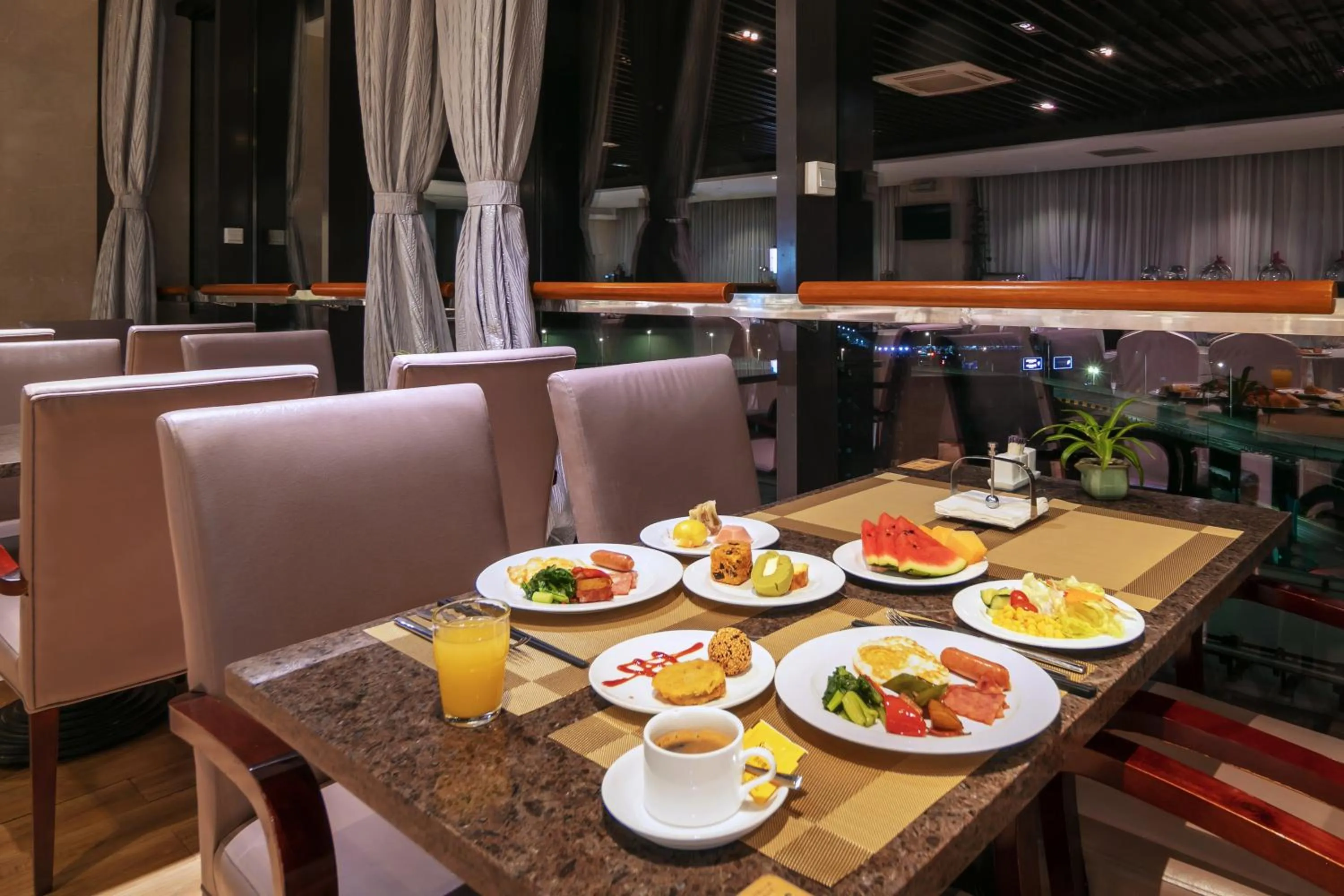 Breakfast in Landison Airport Hotel Hangzhou