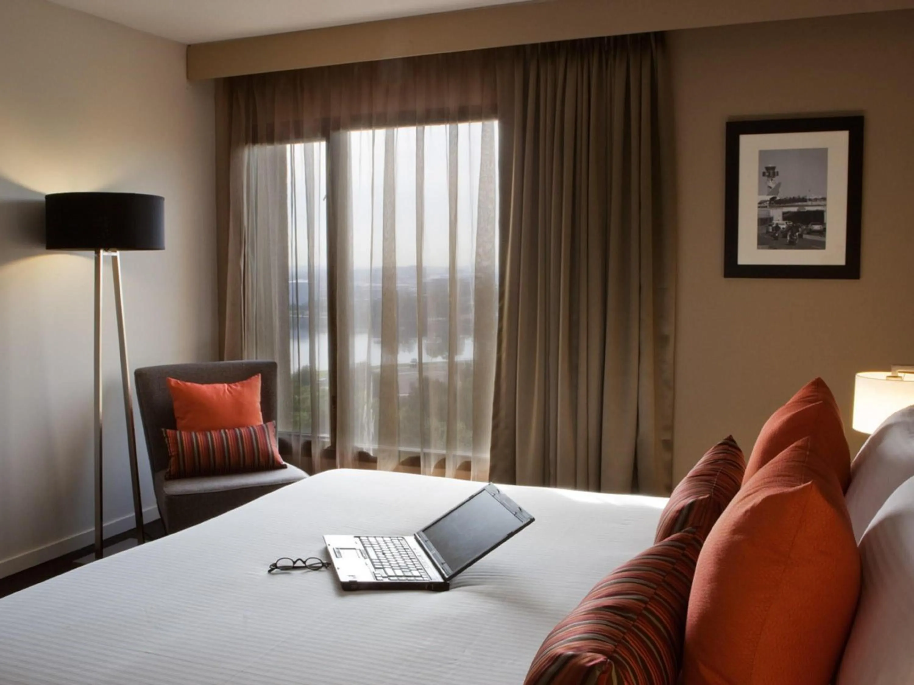 Bedroom, Bed in Novotel Sydney International Airport