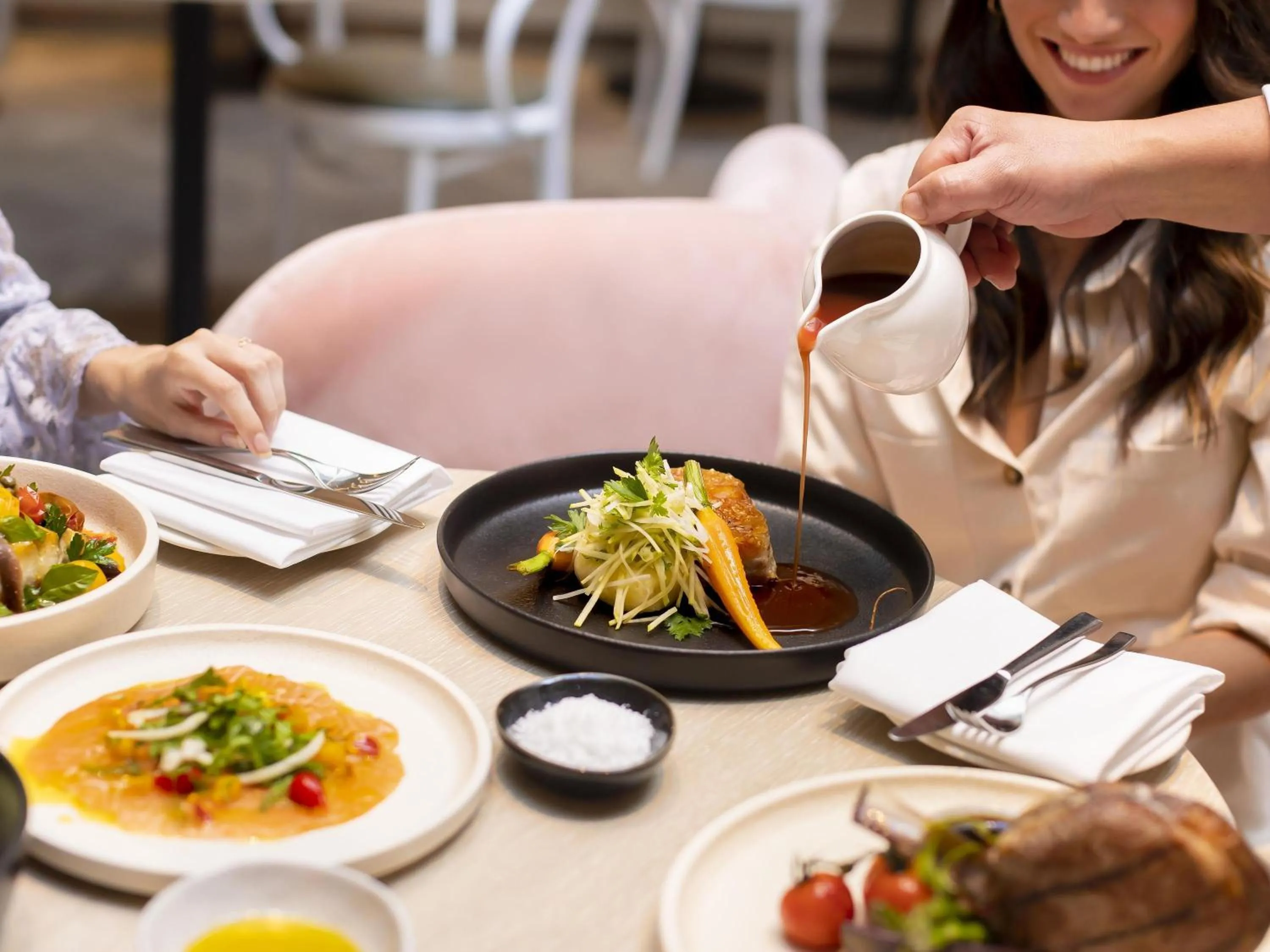 Restaurant/places to eat in Novotel Sydney International Airport