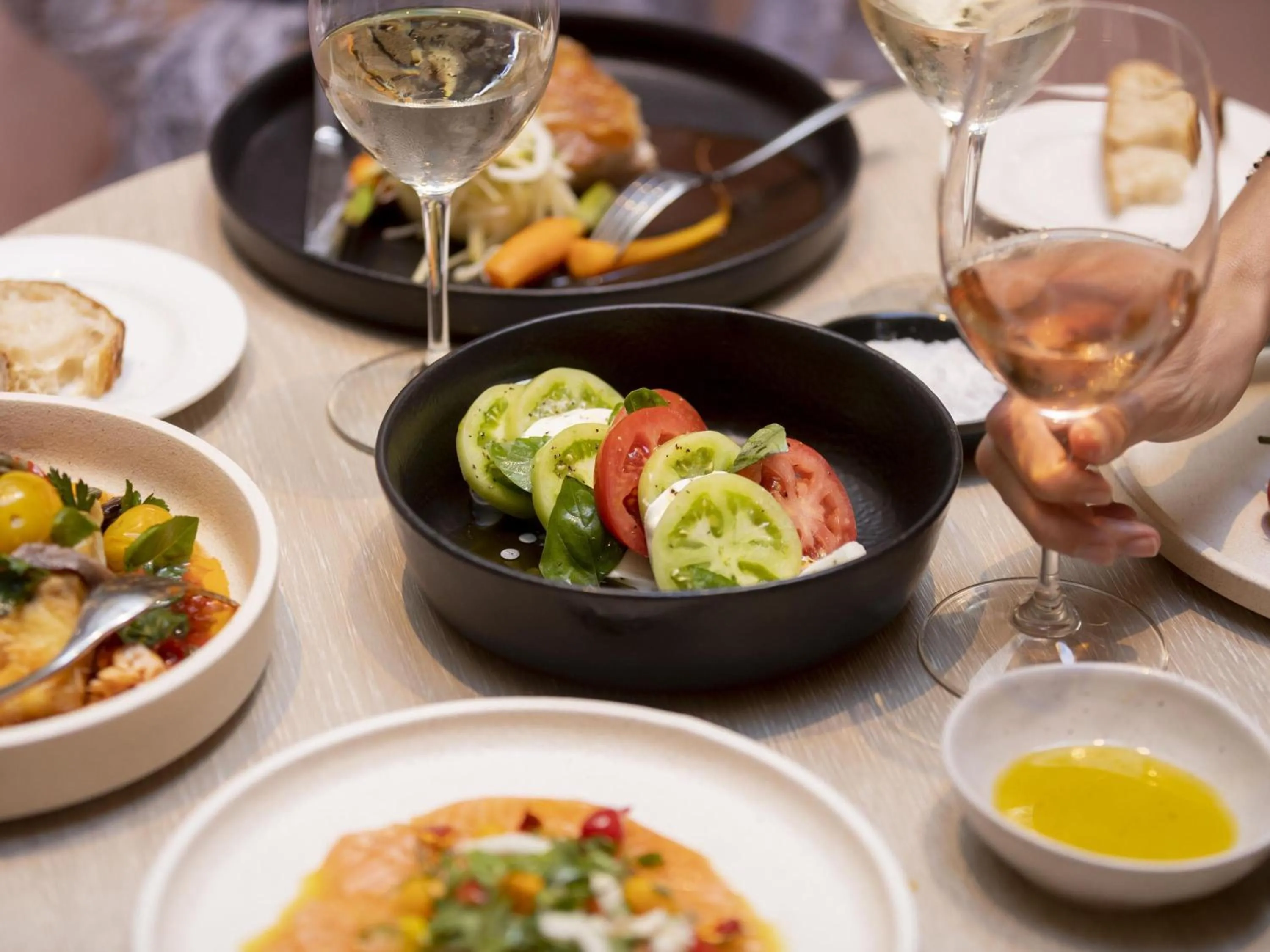 Restaurant/places to eat in Novotel Sydney International Airport