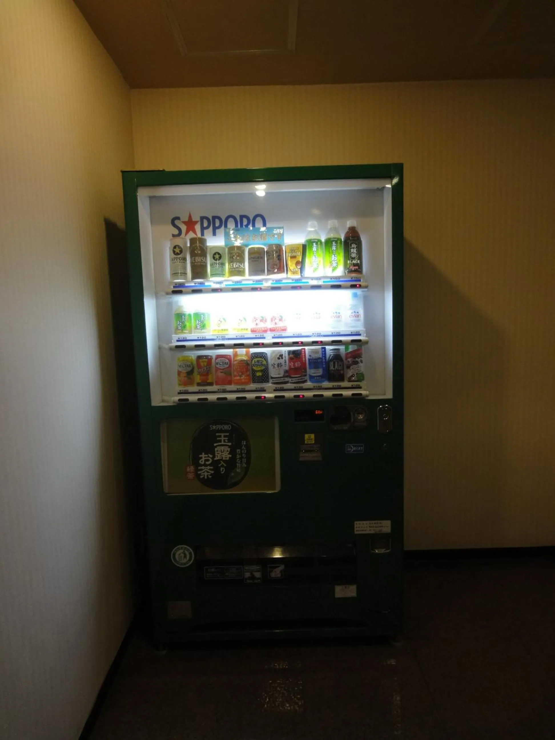 On-site shops in Royal Hotel