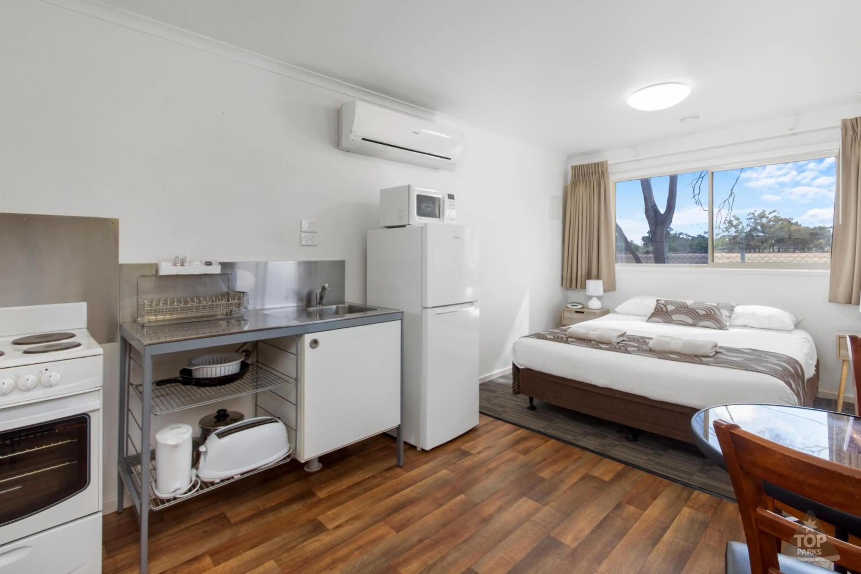 Bed in Broken Hill Tourist Park