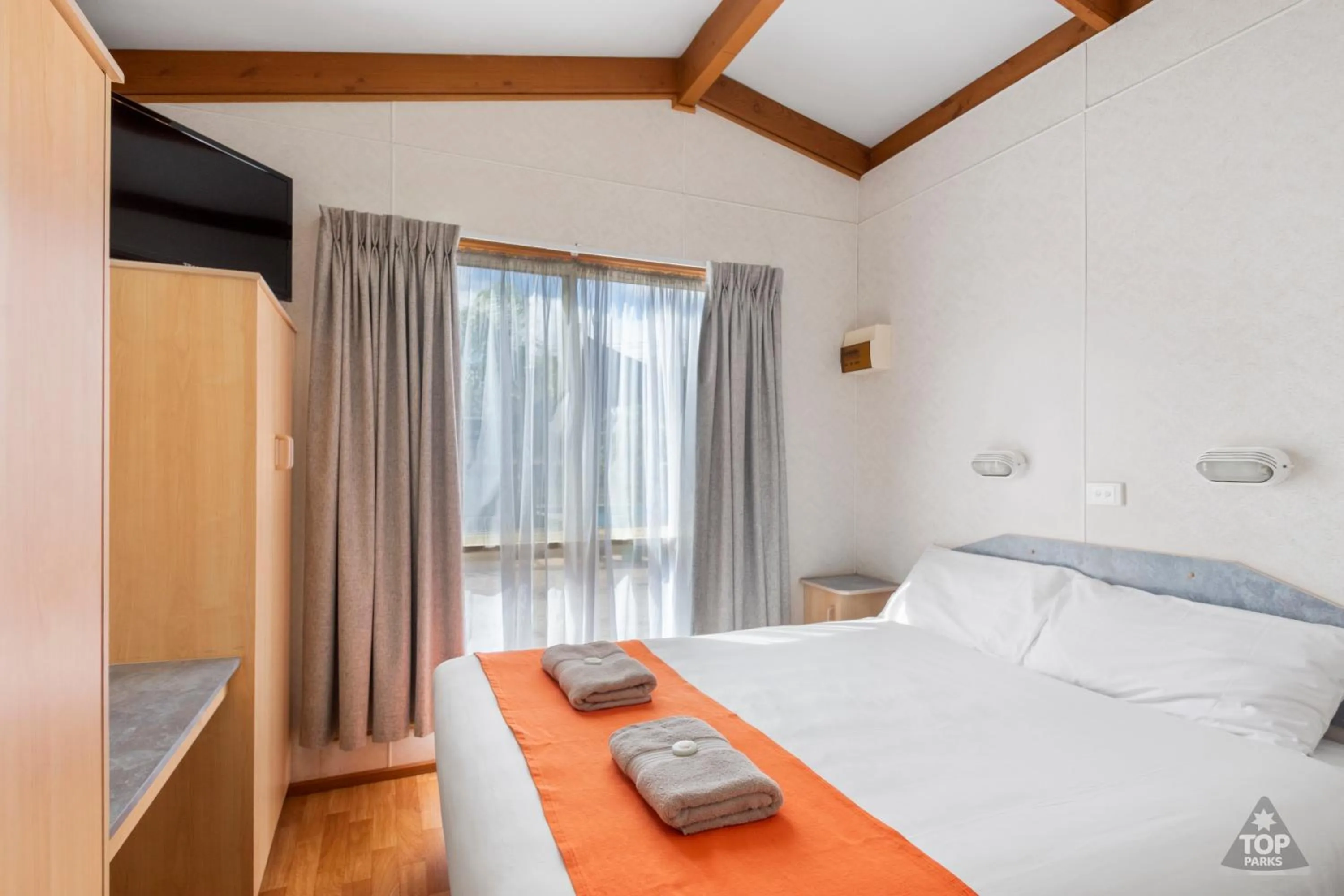 Bed in Broken Hill Tourist Park