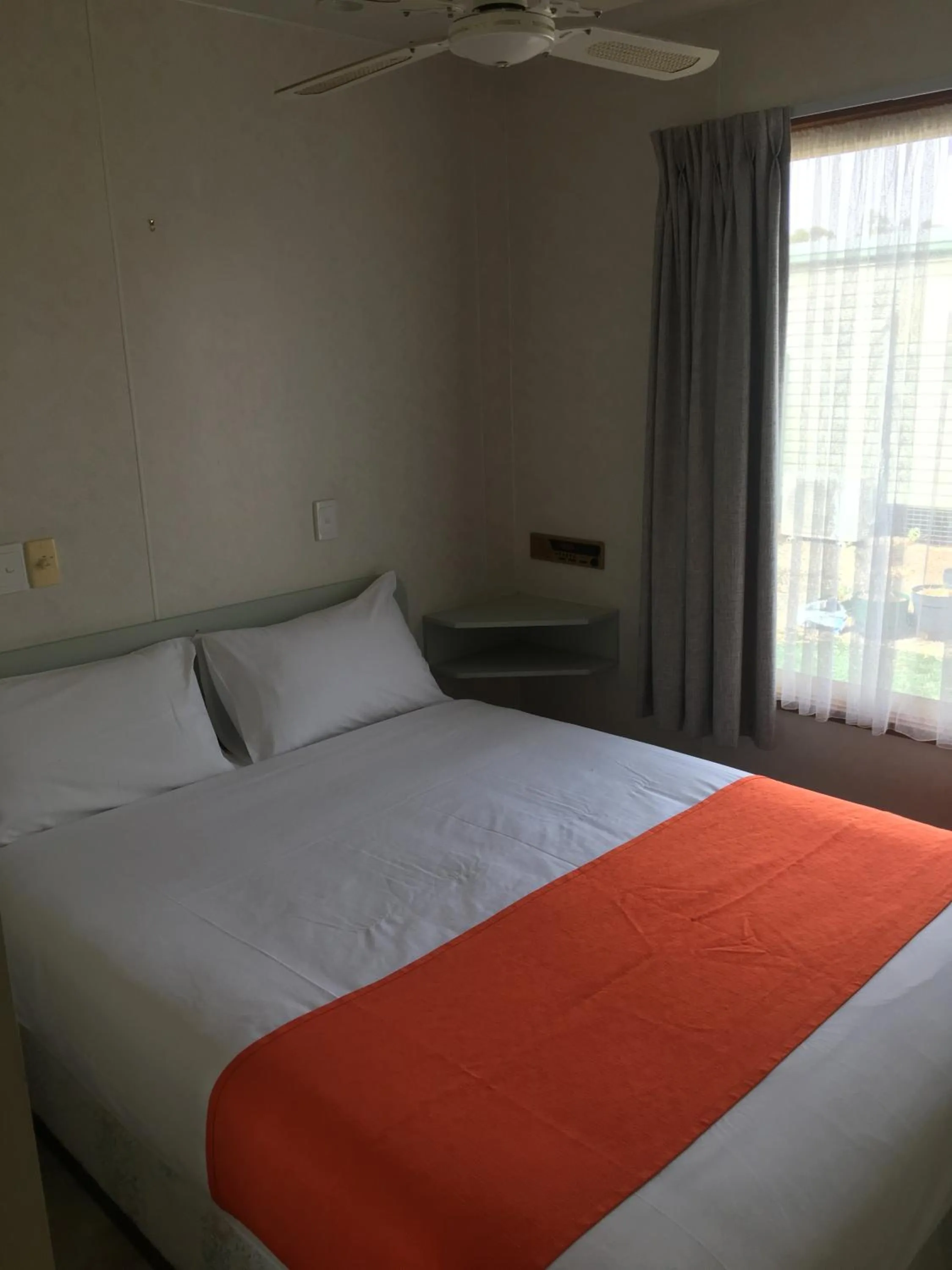 Bed in Broken Hill Tourist Park