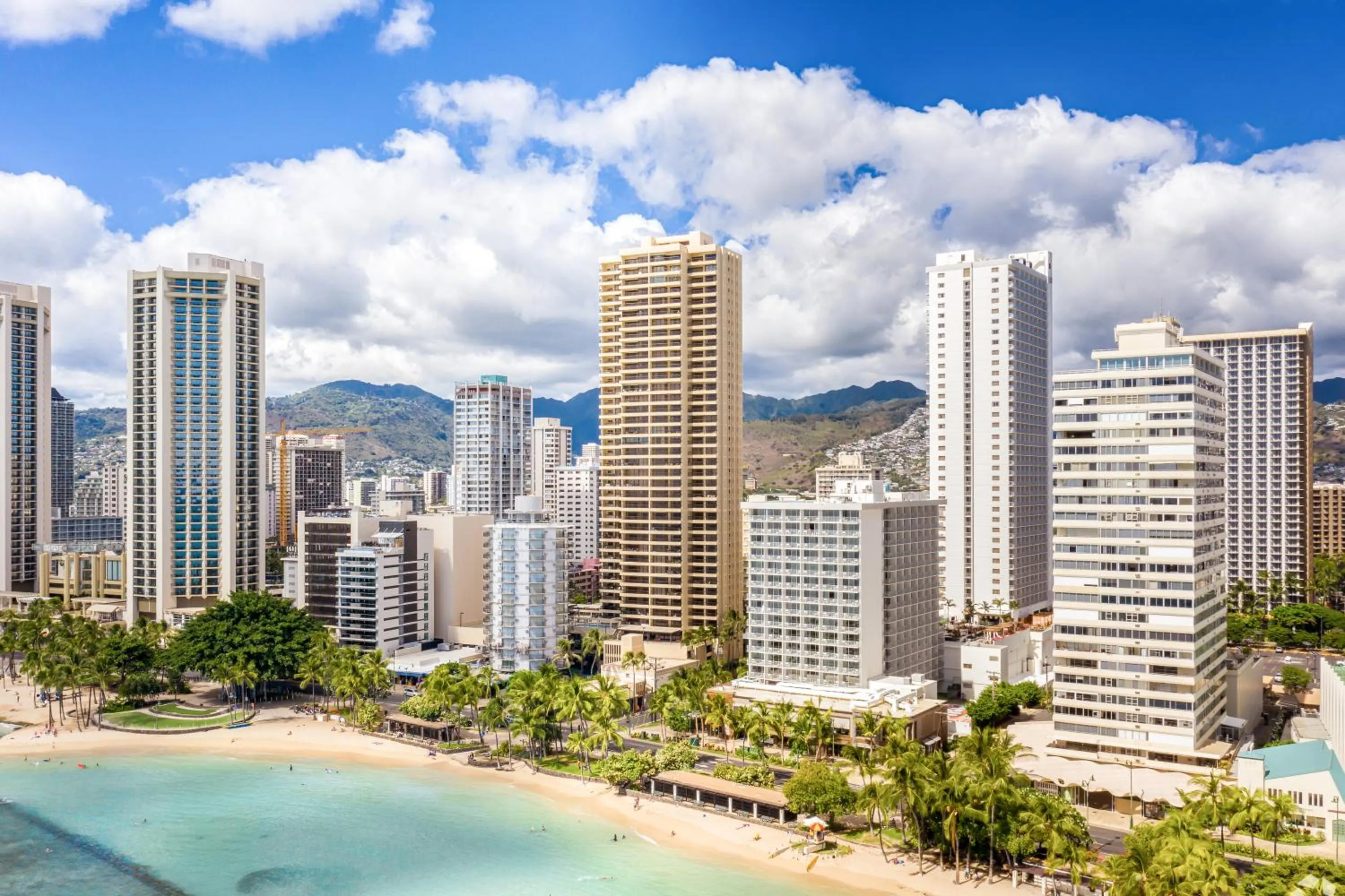 Spacious Waikiki Beach 2BR-Ocean View-Free Parking