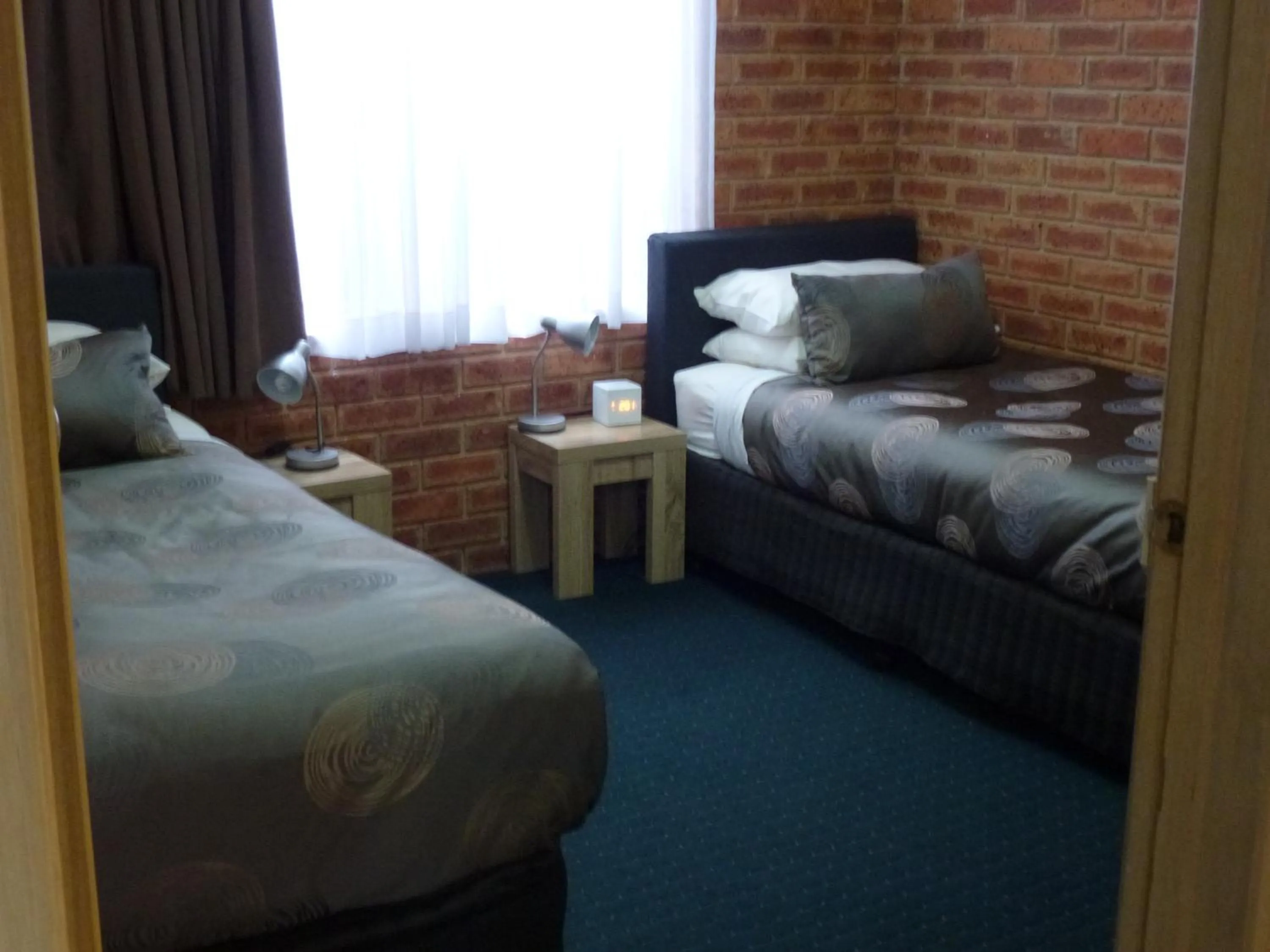 Bed in Colonial Motor Inn Bairnsdale Golden Chain Property