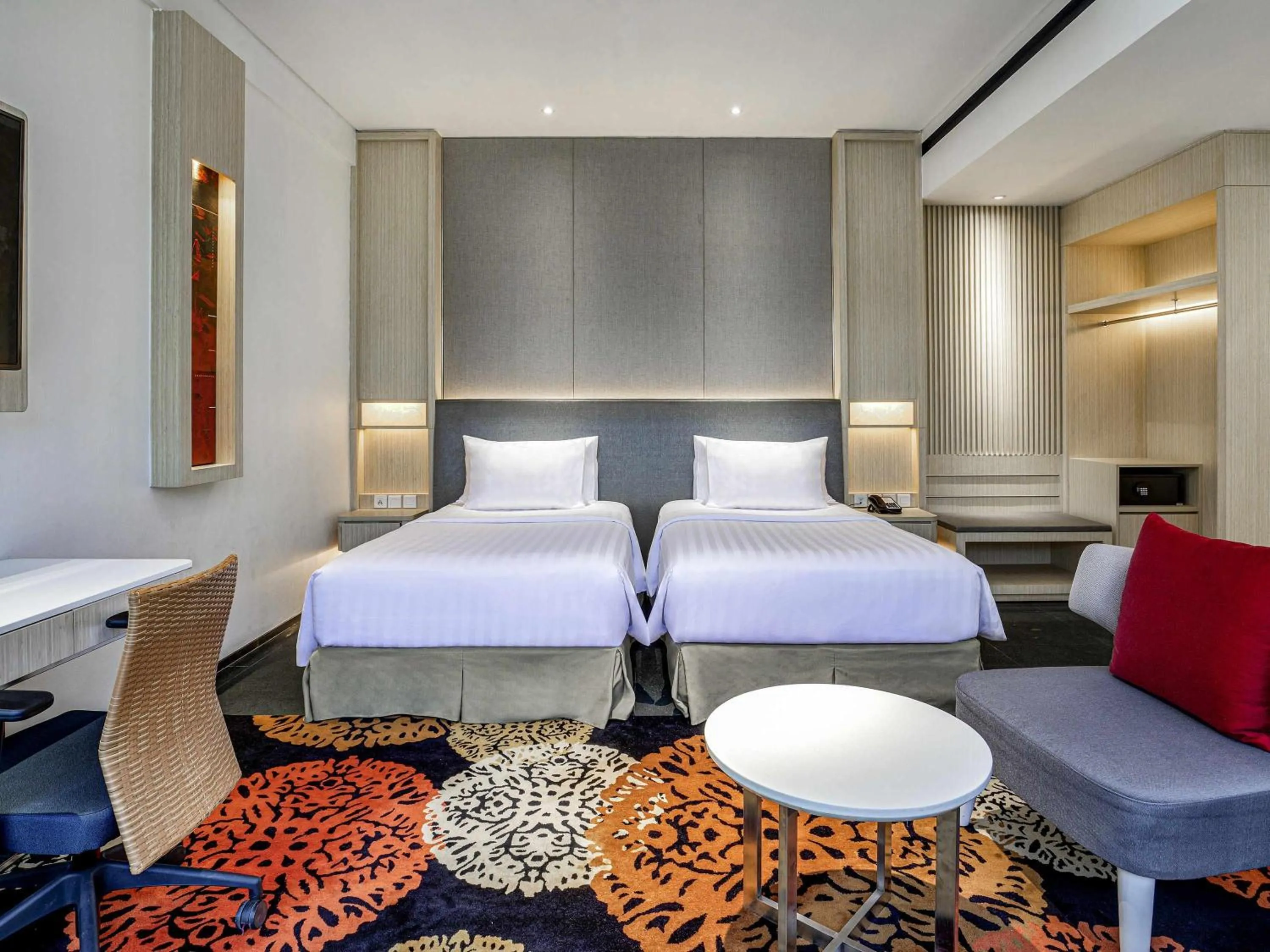 Bedroom, Bed in Novotel Palembang