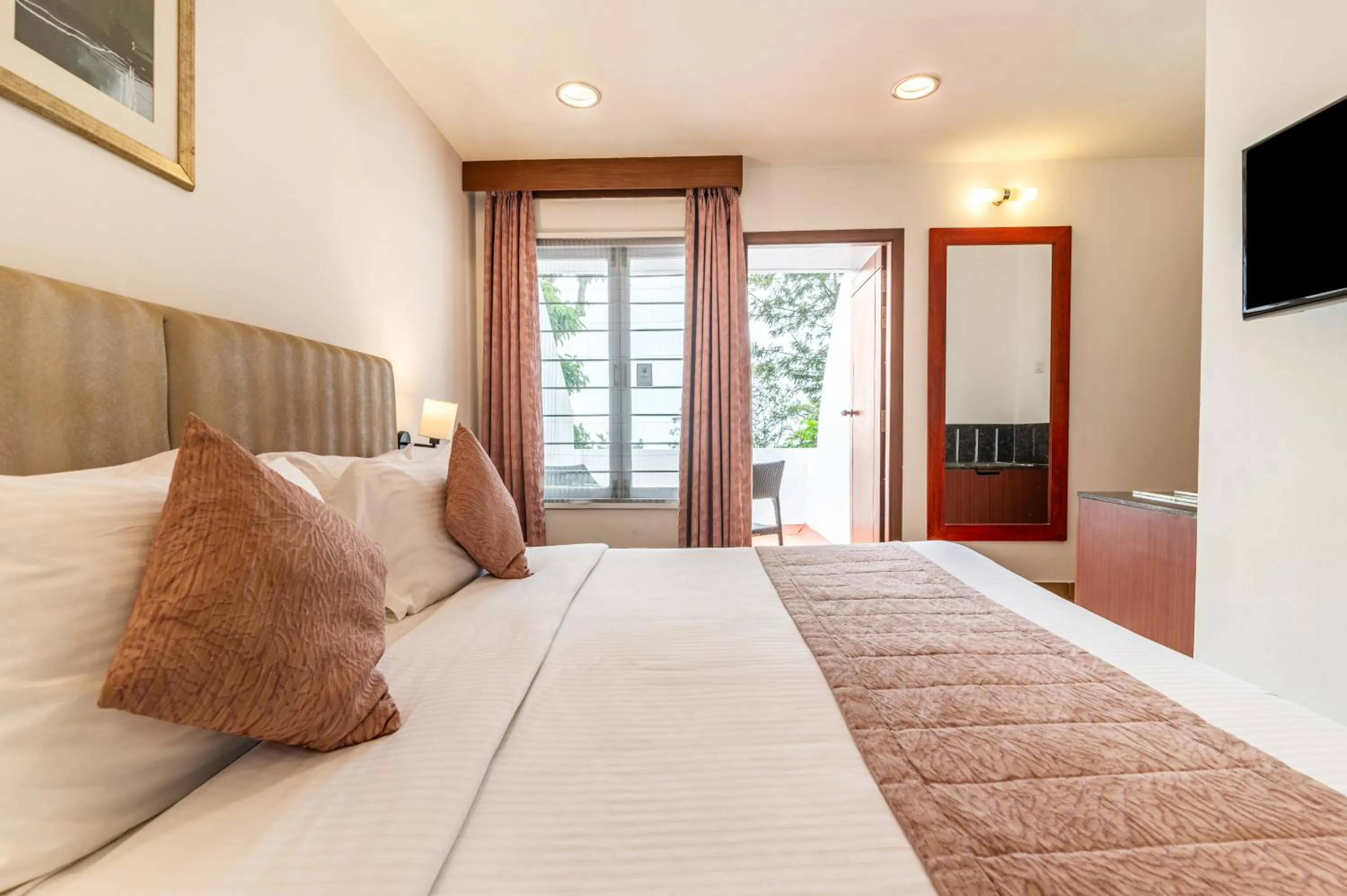 Bedroom, Bed in Sterling Yercaud